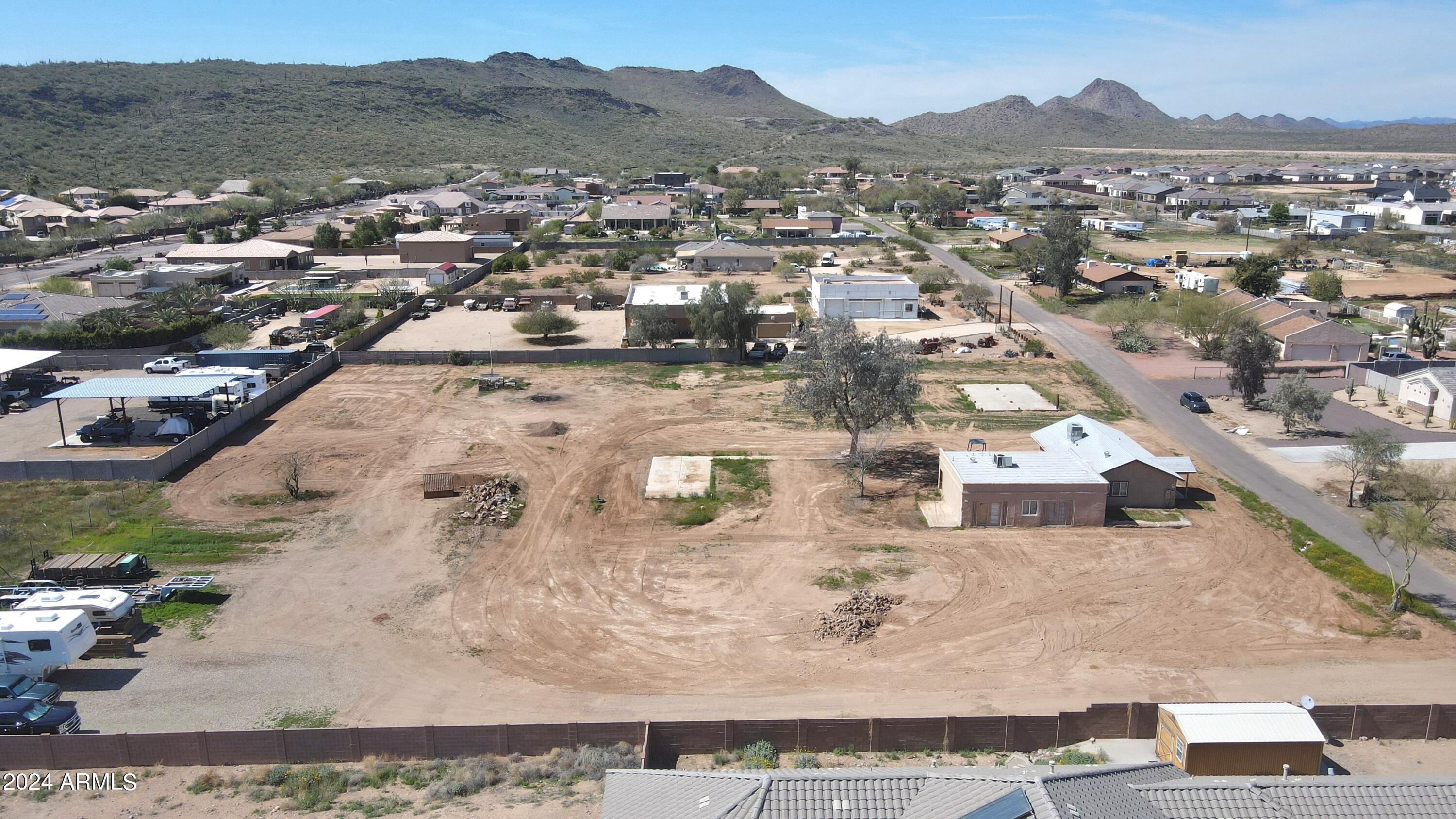 3535 W MCARTHUR Road, -
