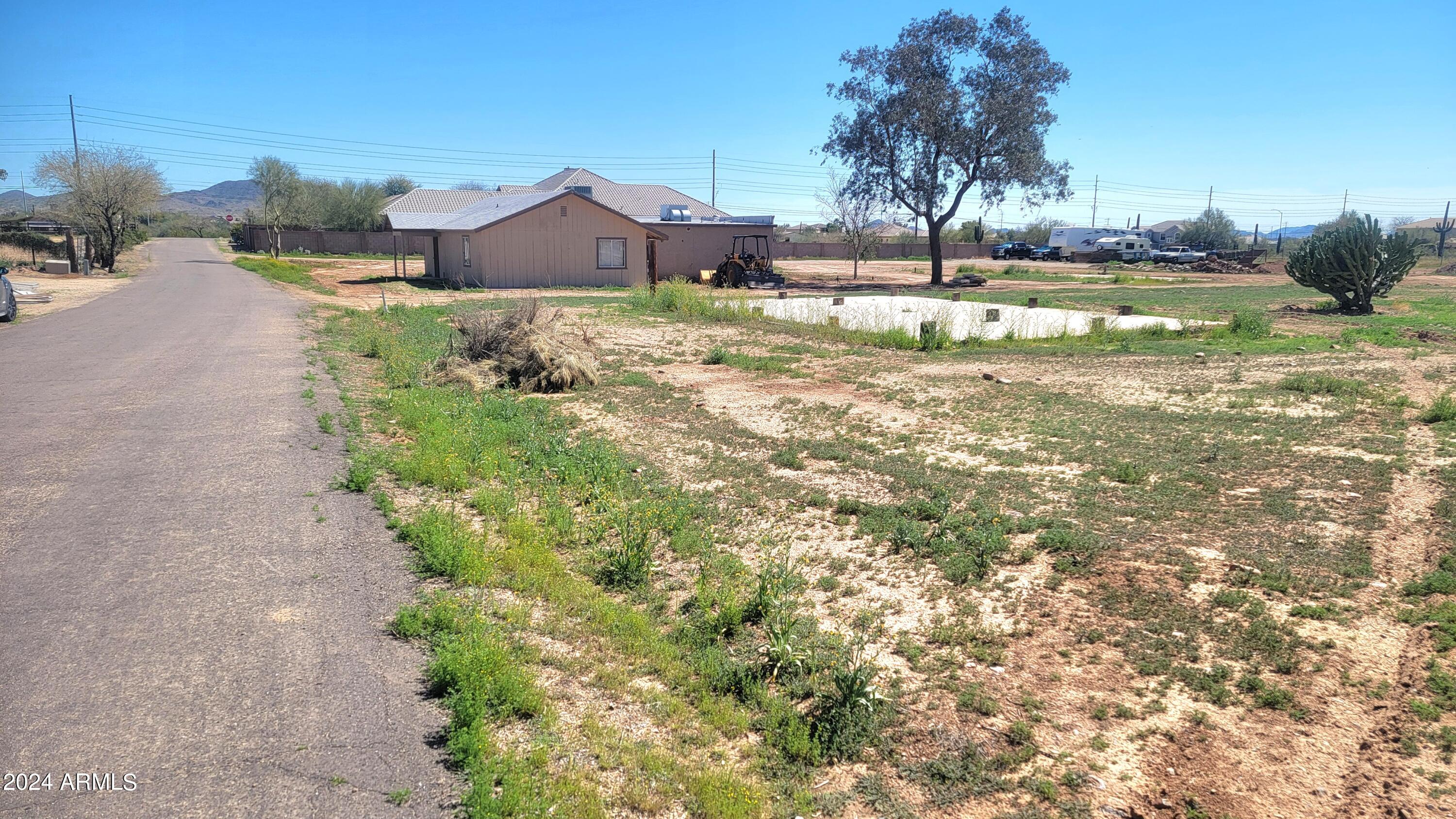 3535 W MCARTHUR Road, -