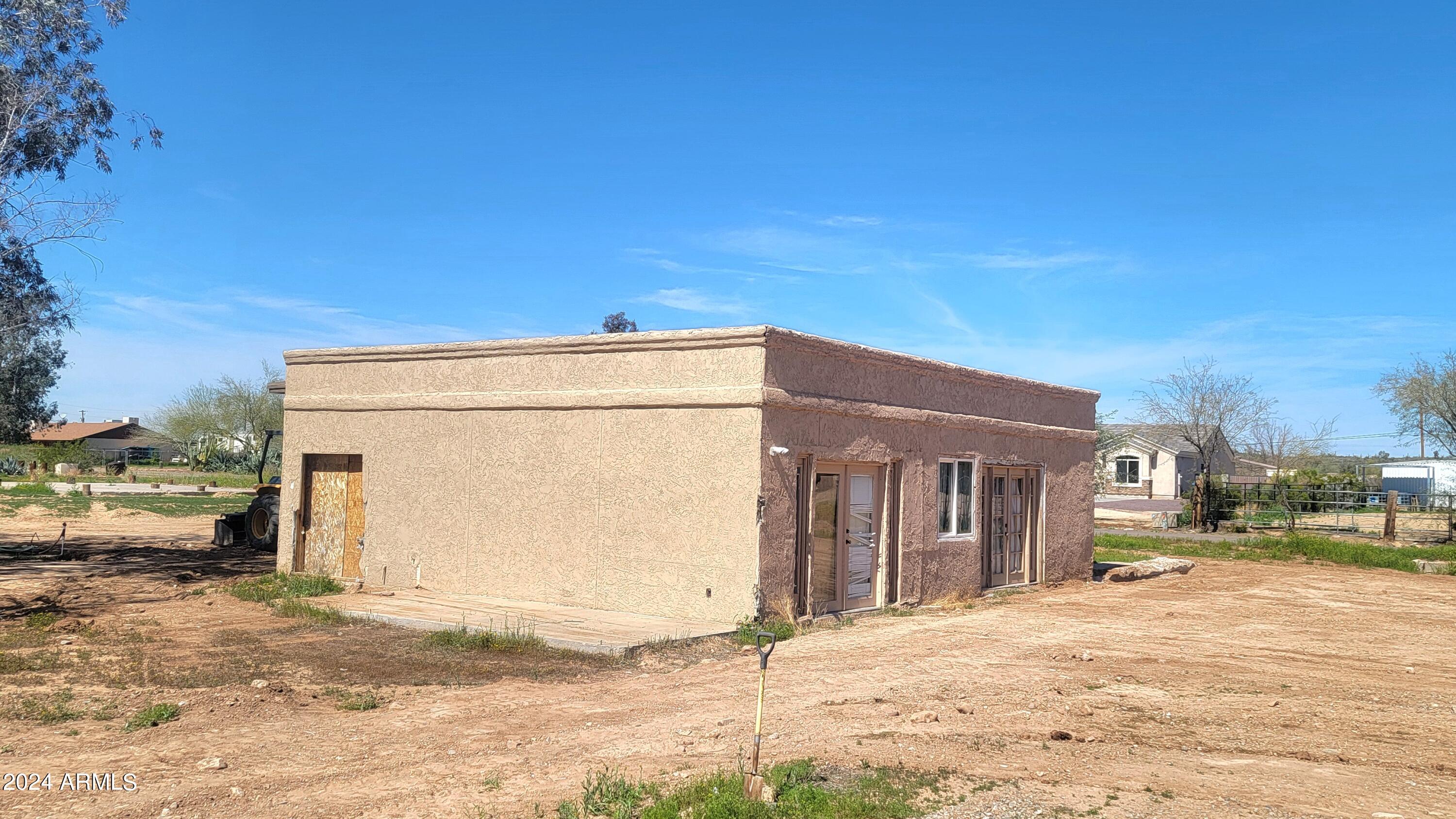 3535 W MCARTHUR Road, -