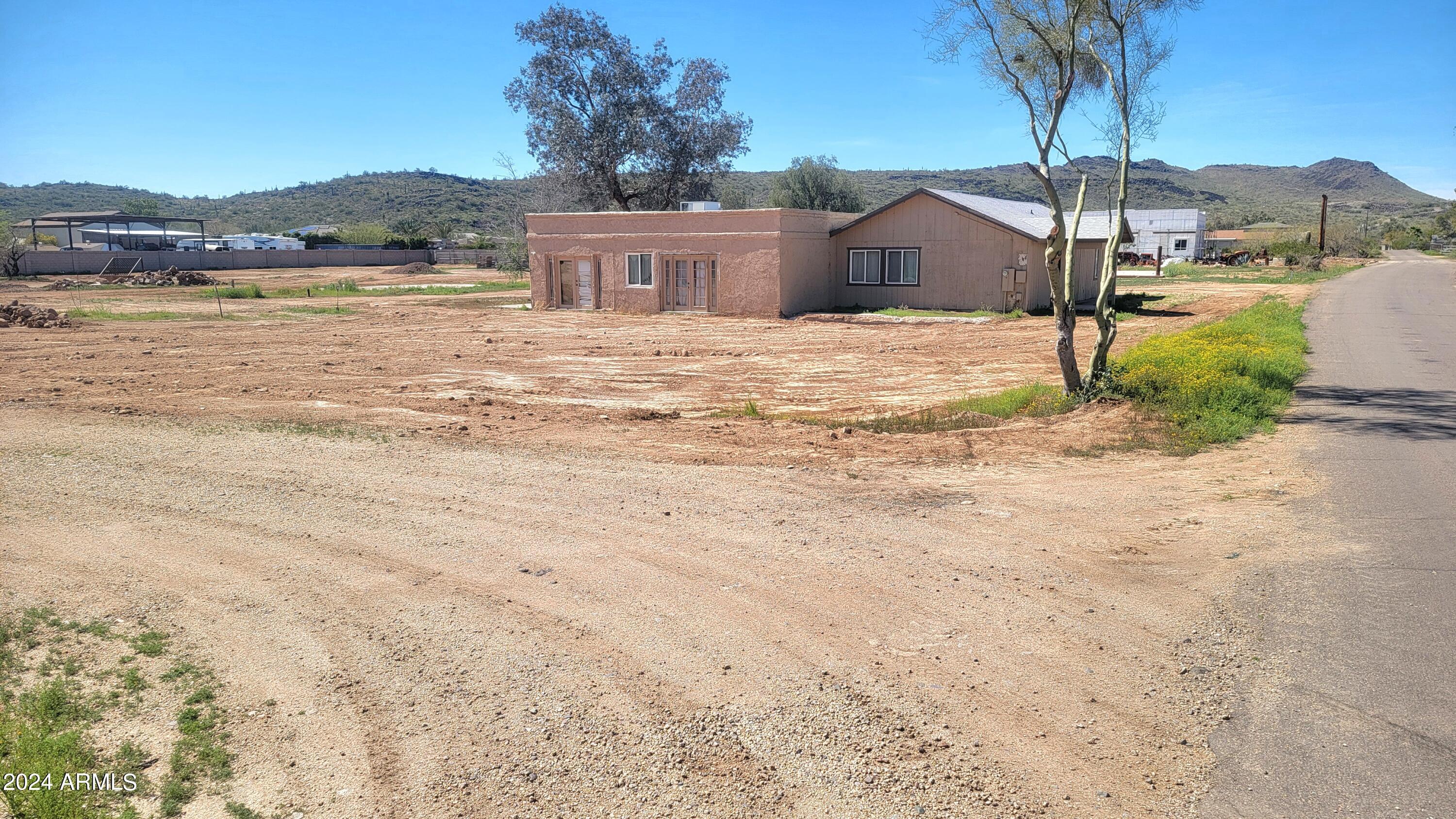 3535 W MCARTHUR Road, -