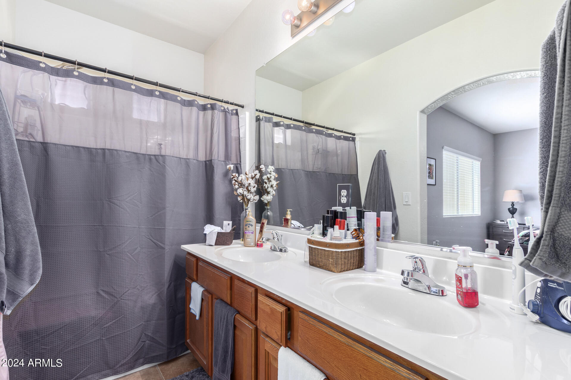 1718 W COLTER Street, 162