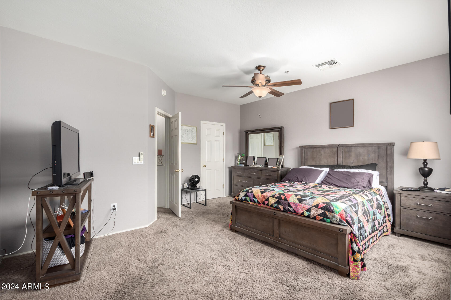 1718 W COLTER Street, 162