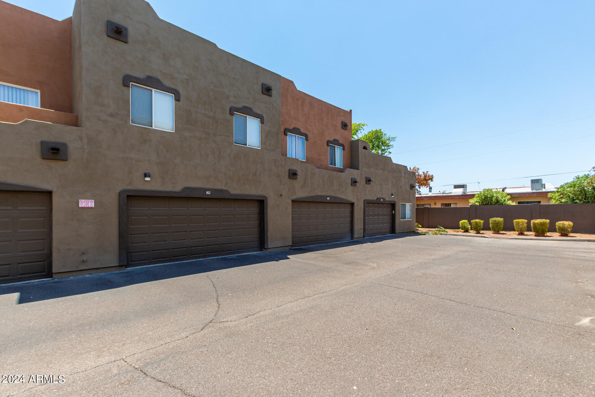 1718 W COLTER Street, 162