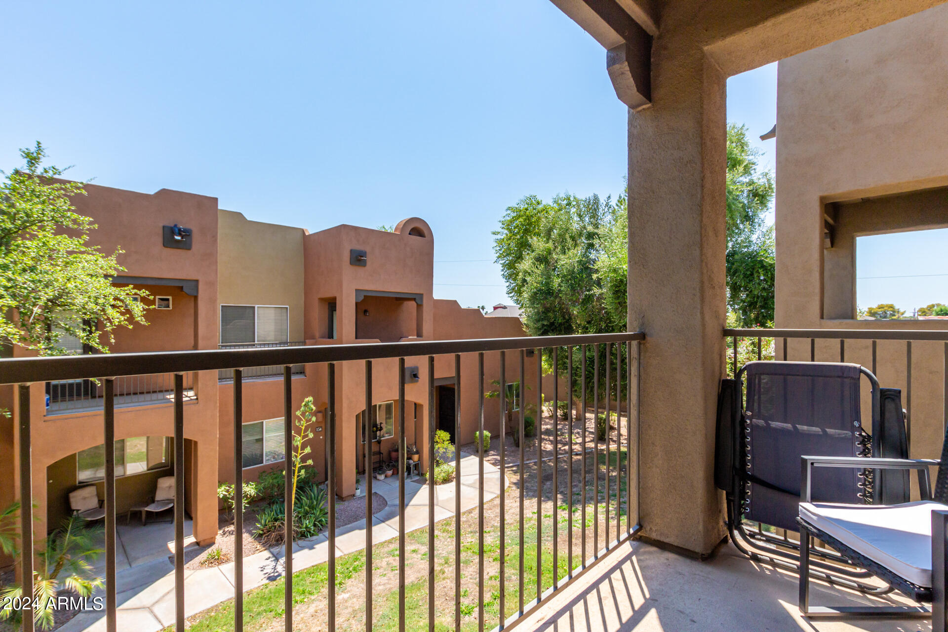1718 W COLTER Street, 162