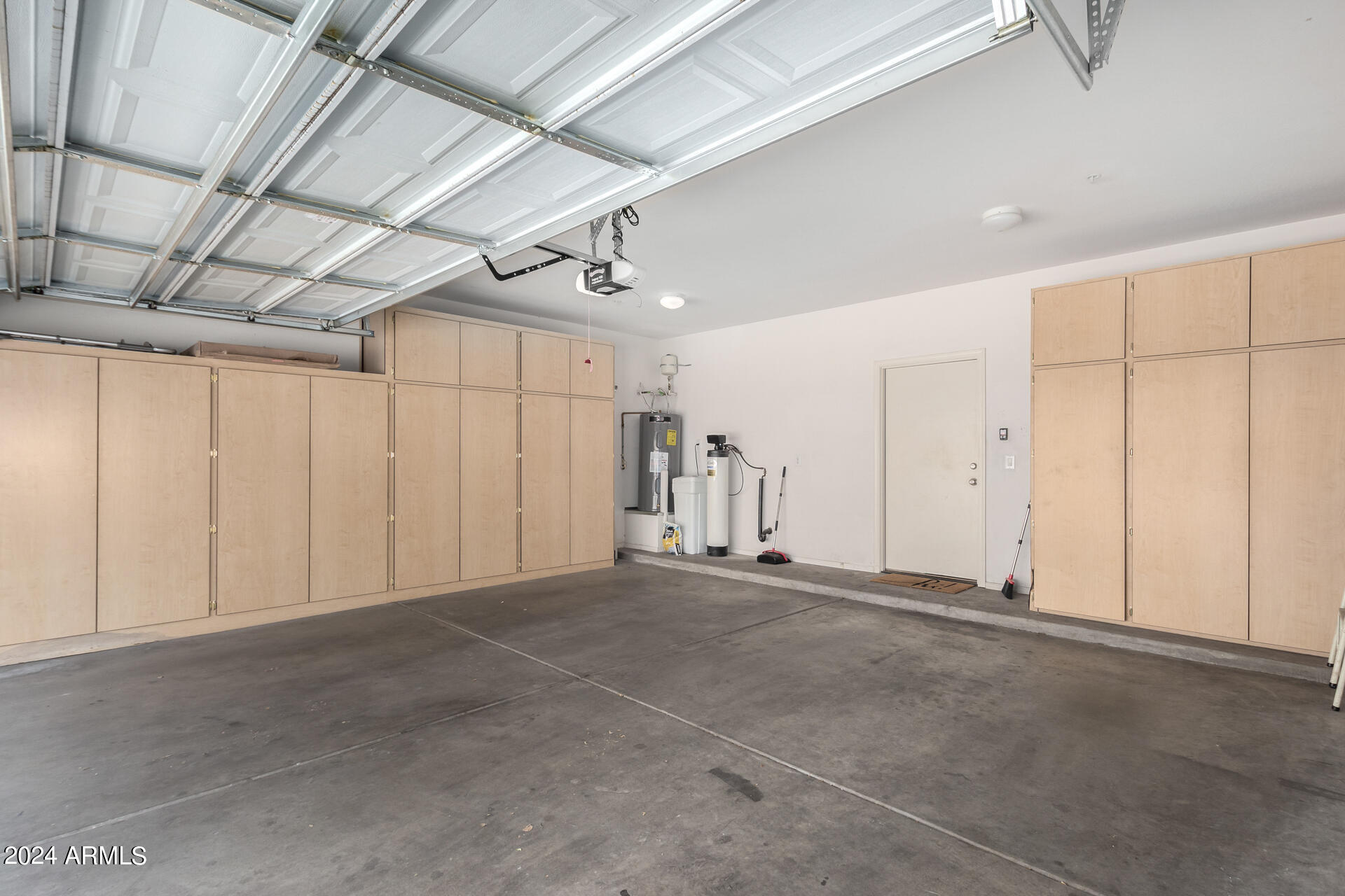 1718 W COLTER Street, 162
