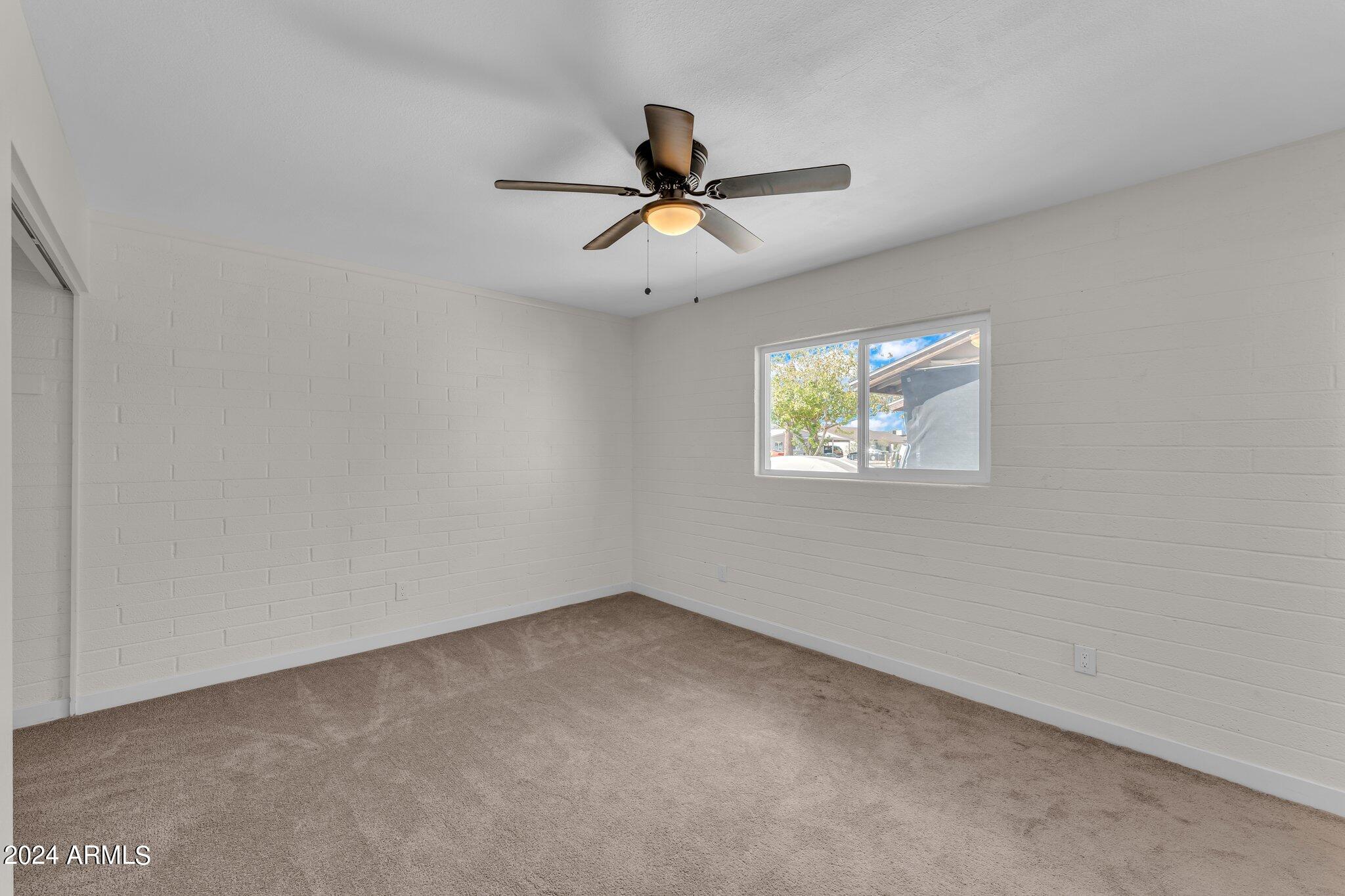 1712 W WAYLAND Road