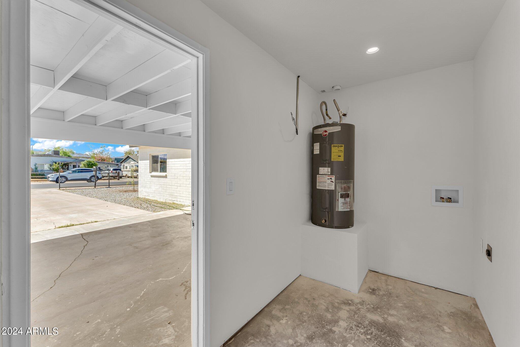 1712 W WAYLAND Road