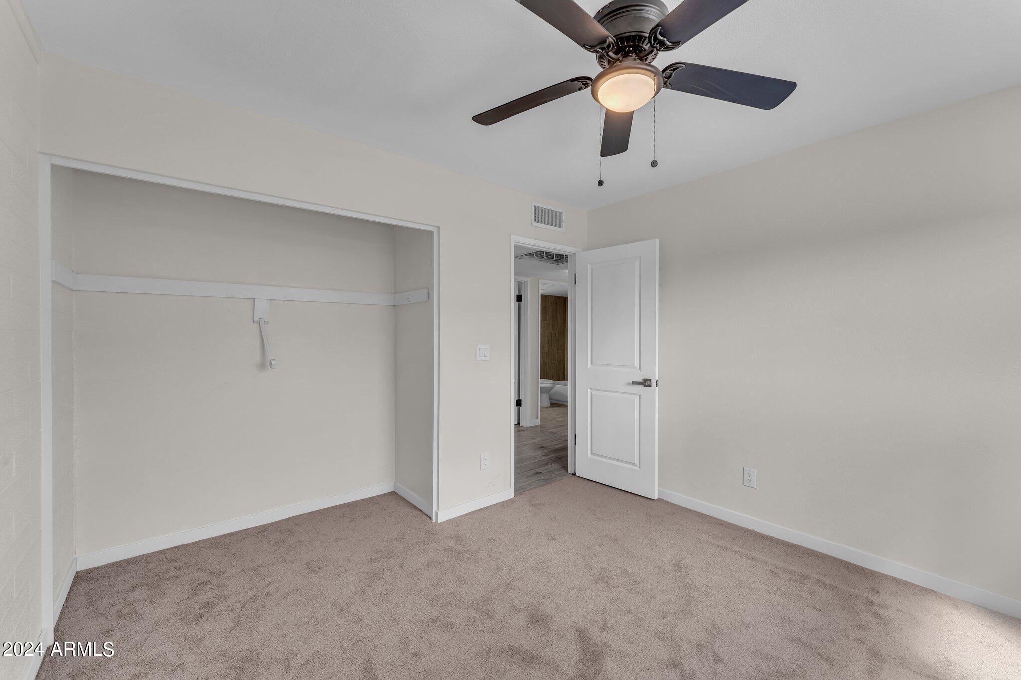 1712 W WAYLAND Road