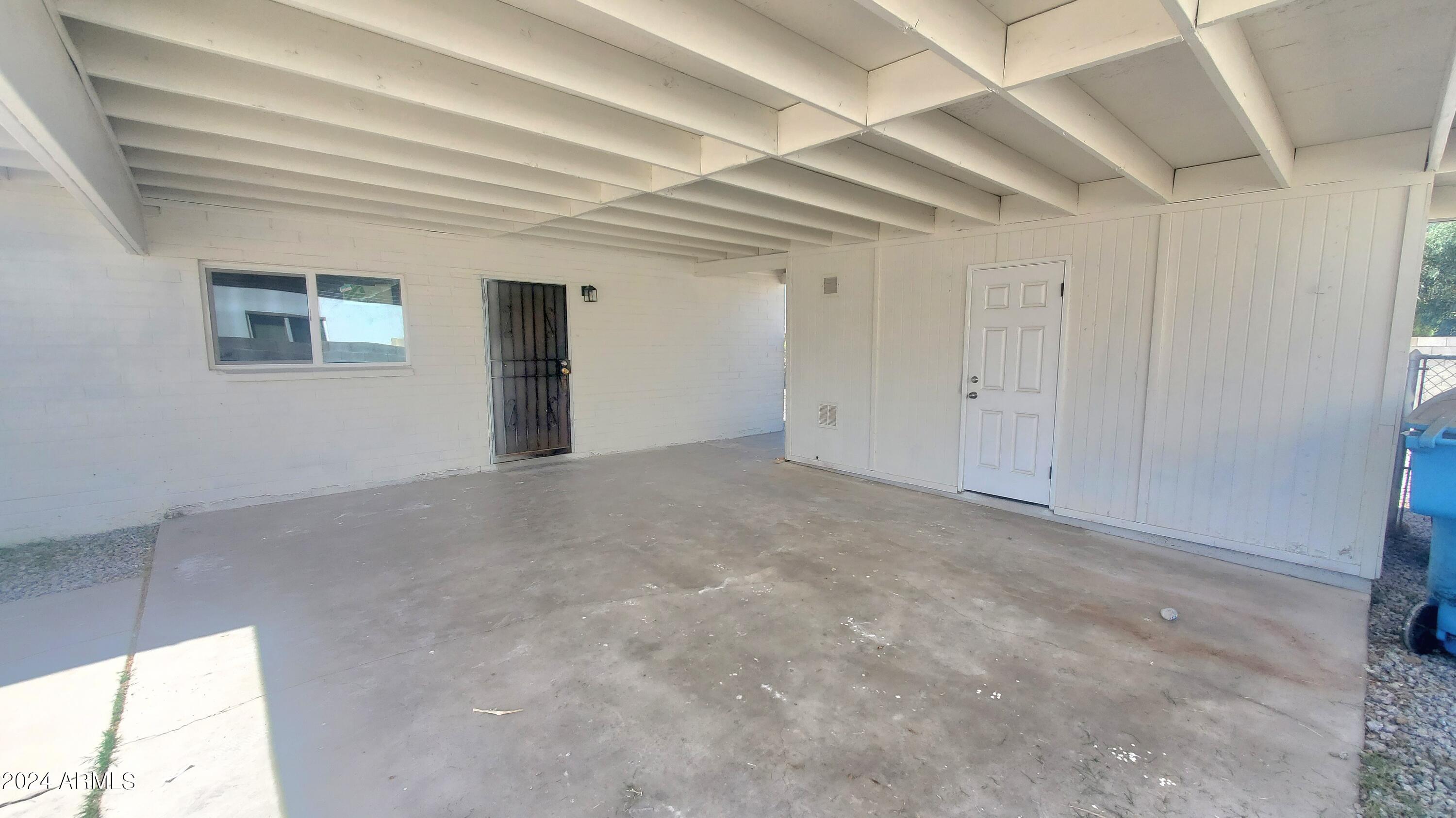 1712 W WAYLAND Road