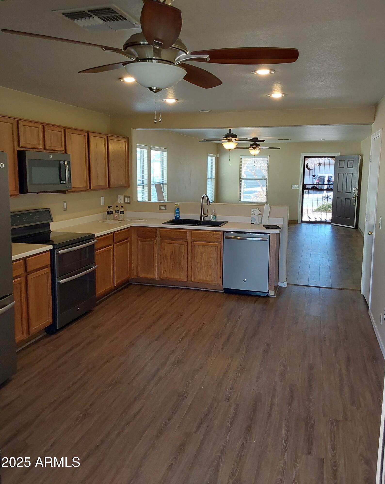 40160 W MARY LOU Drive