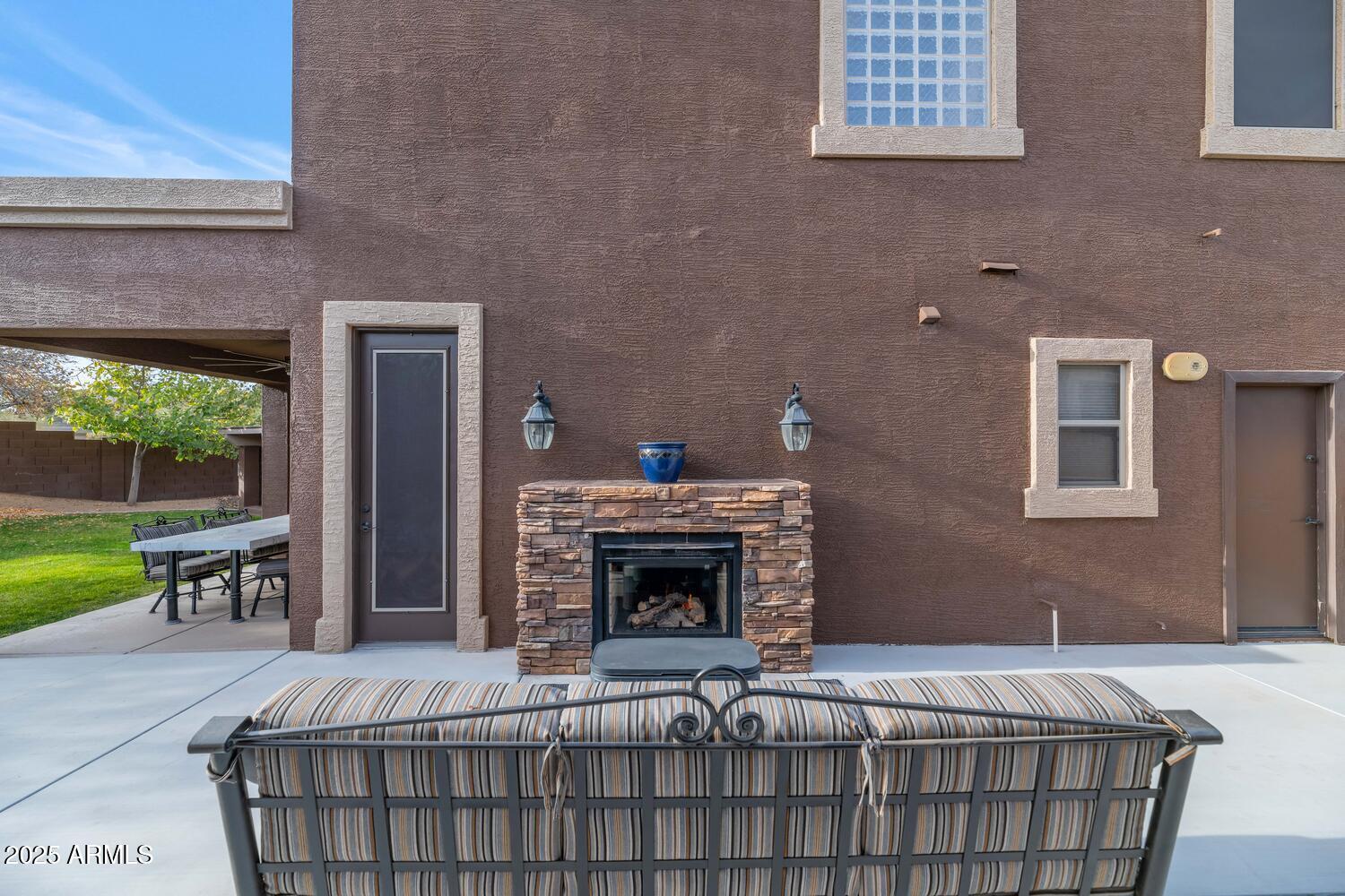 2739 W VIA BONA FORTUNA Drive