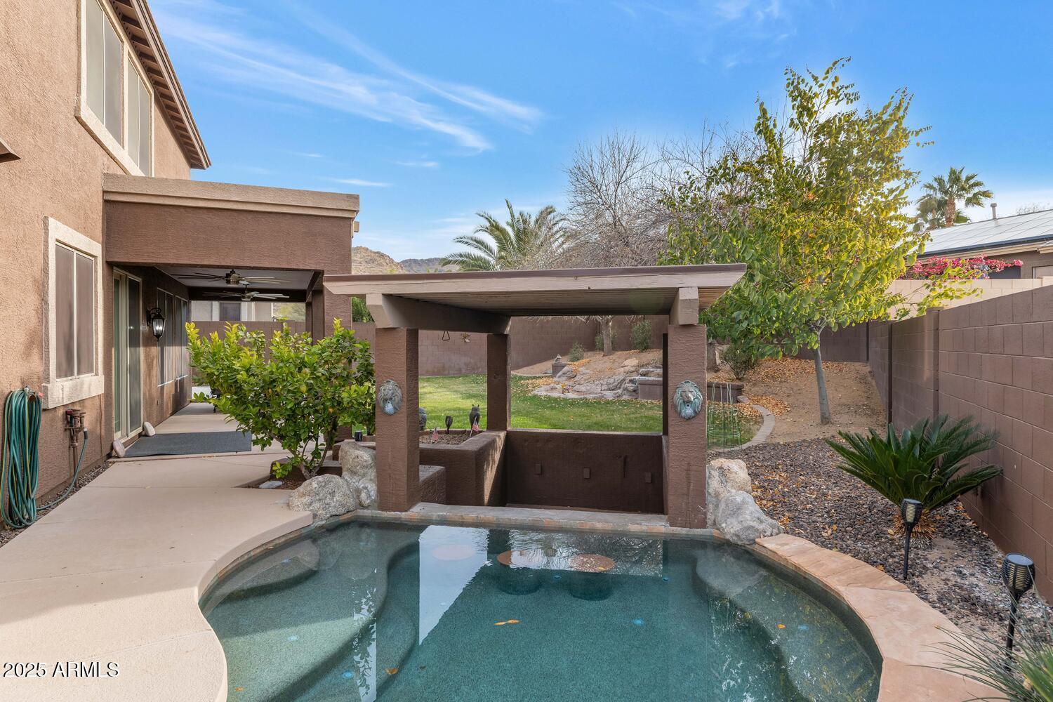 2739 W VIA BONA FORTUNA Drive