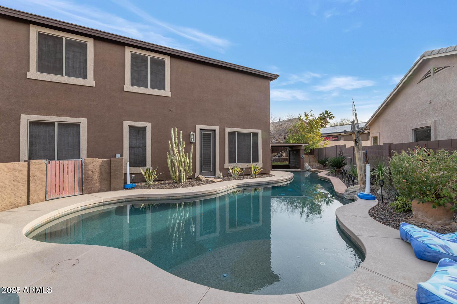 2739 W VIA BONA FORTUNA Drive