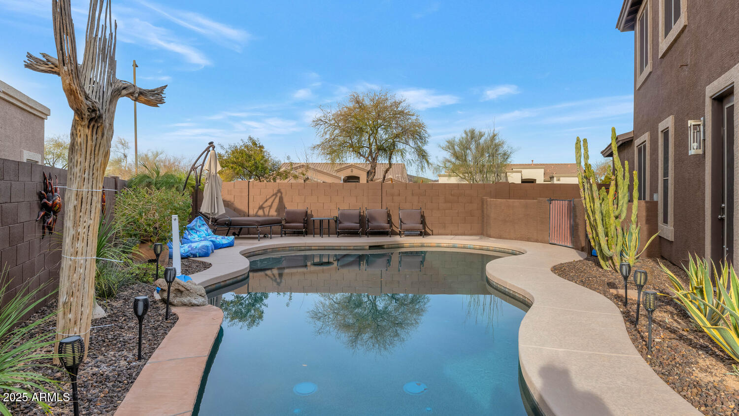 2739 W VIA BONA FORTUNA Drive