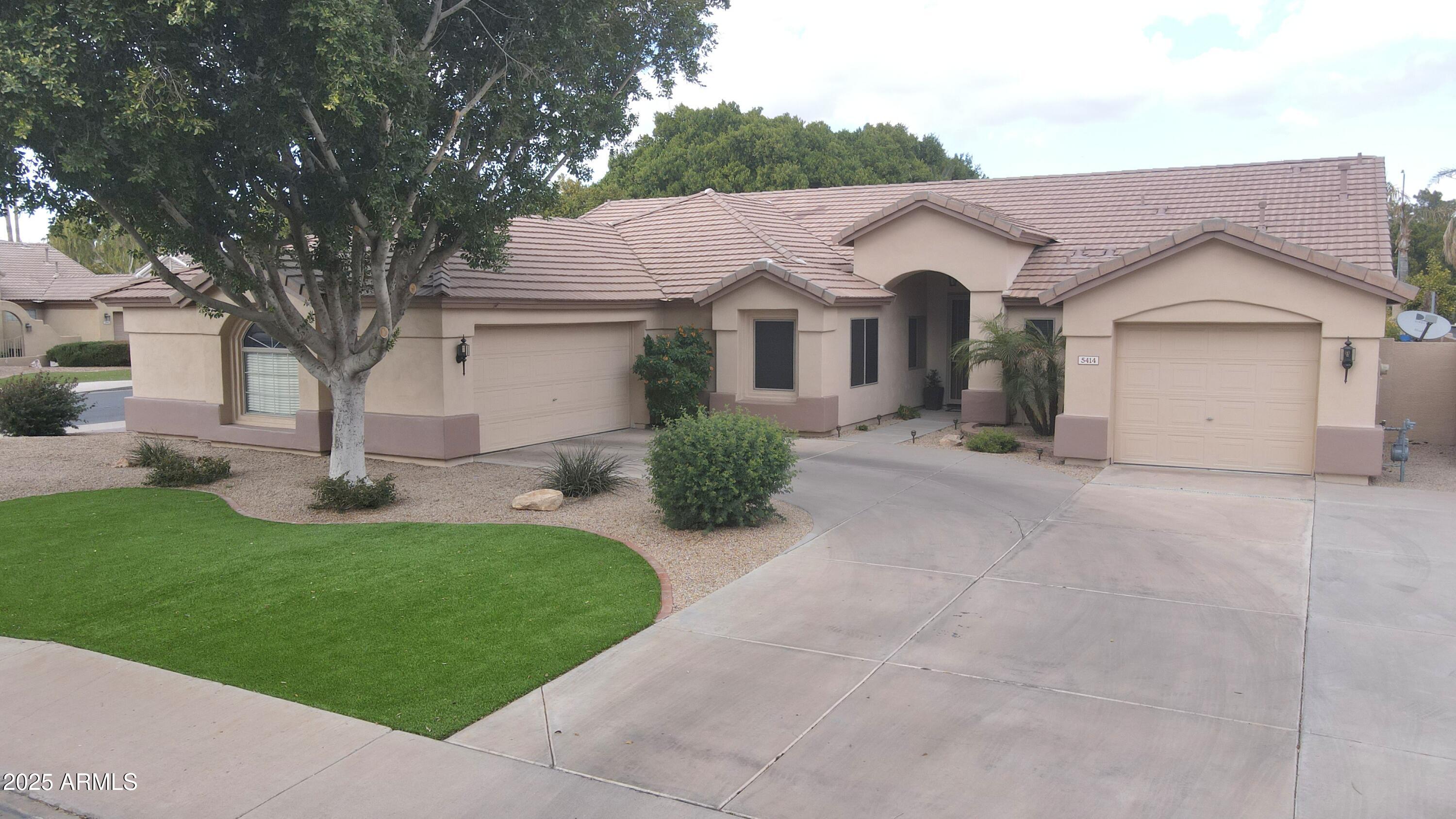 5414 E GLADE Avenue