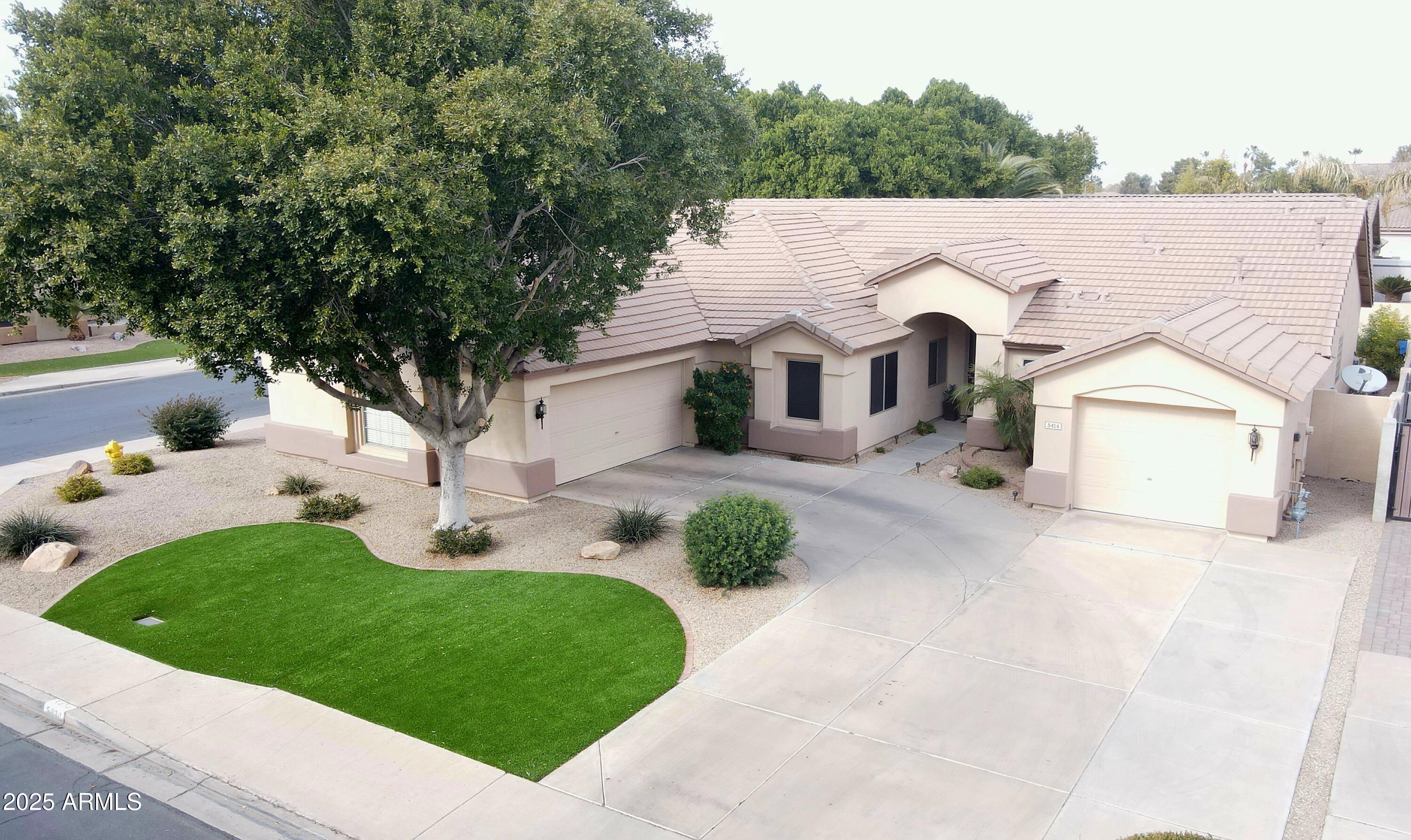 5414 E GLADE Avenue