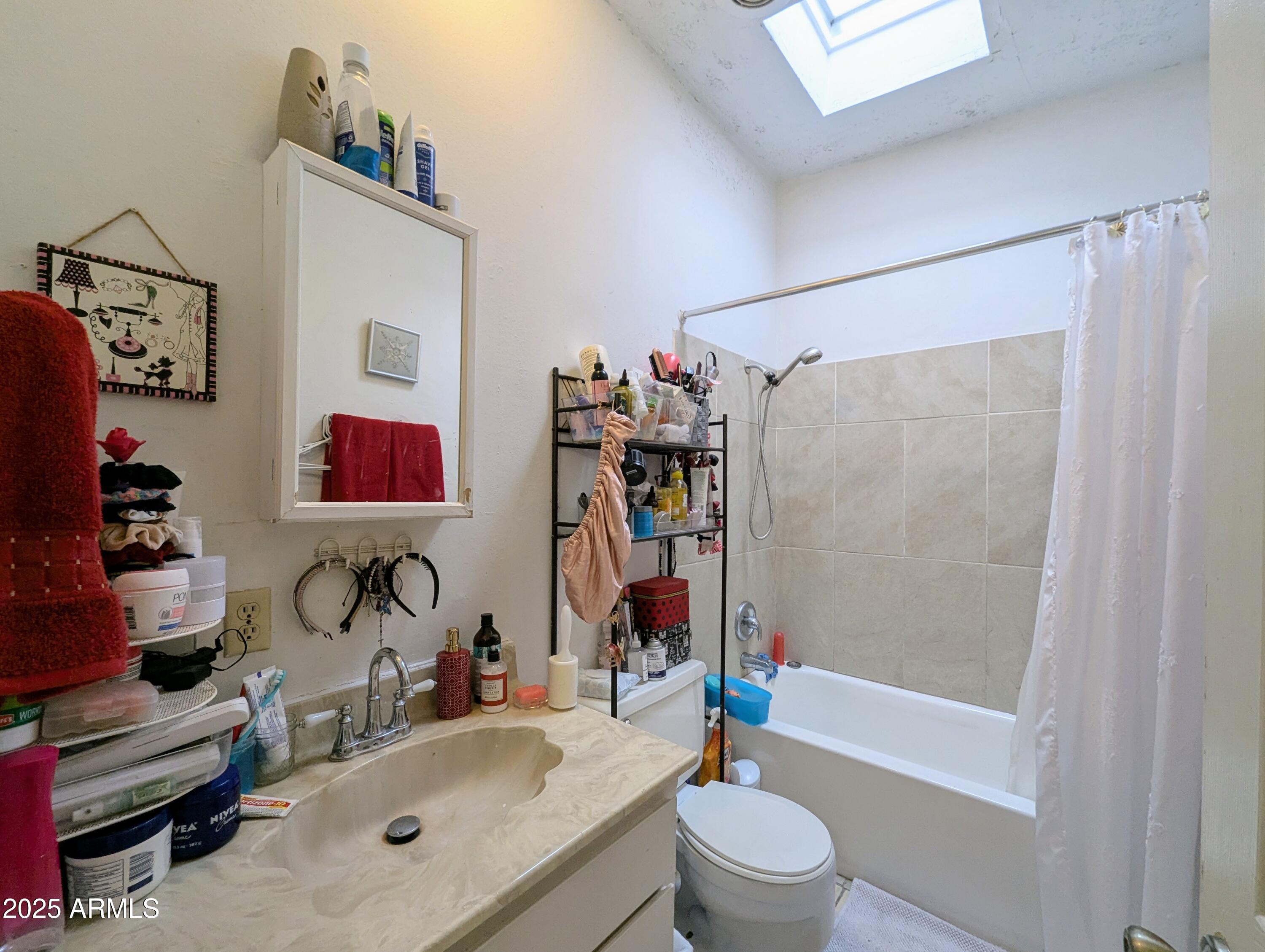 2210 W HEATHERBRAE Drive