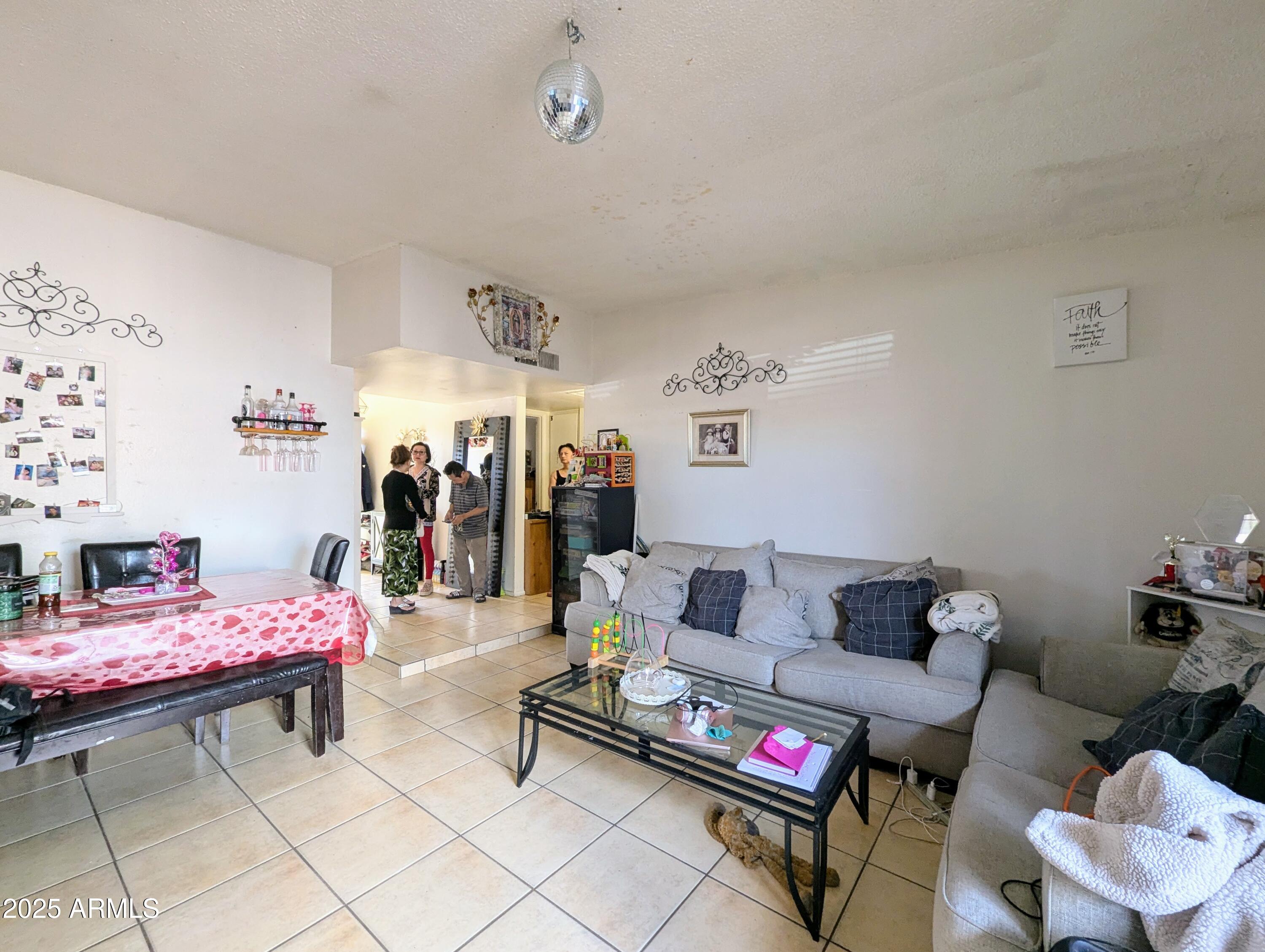 2210 W HEATHERBRAE Drive