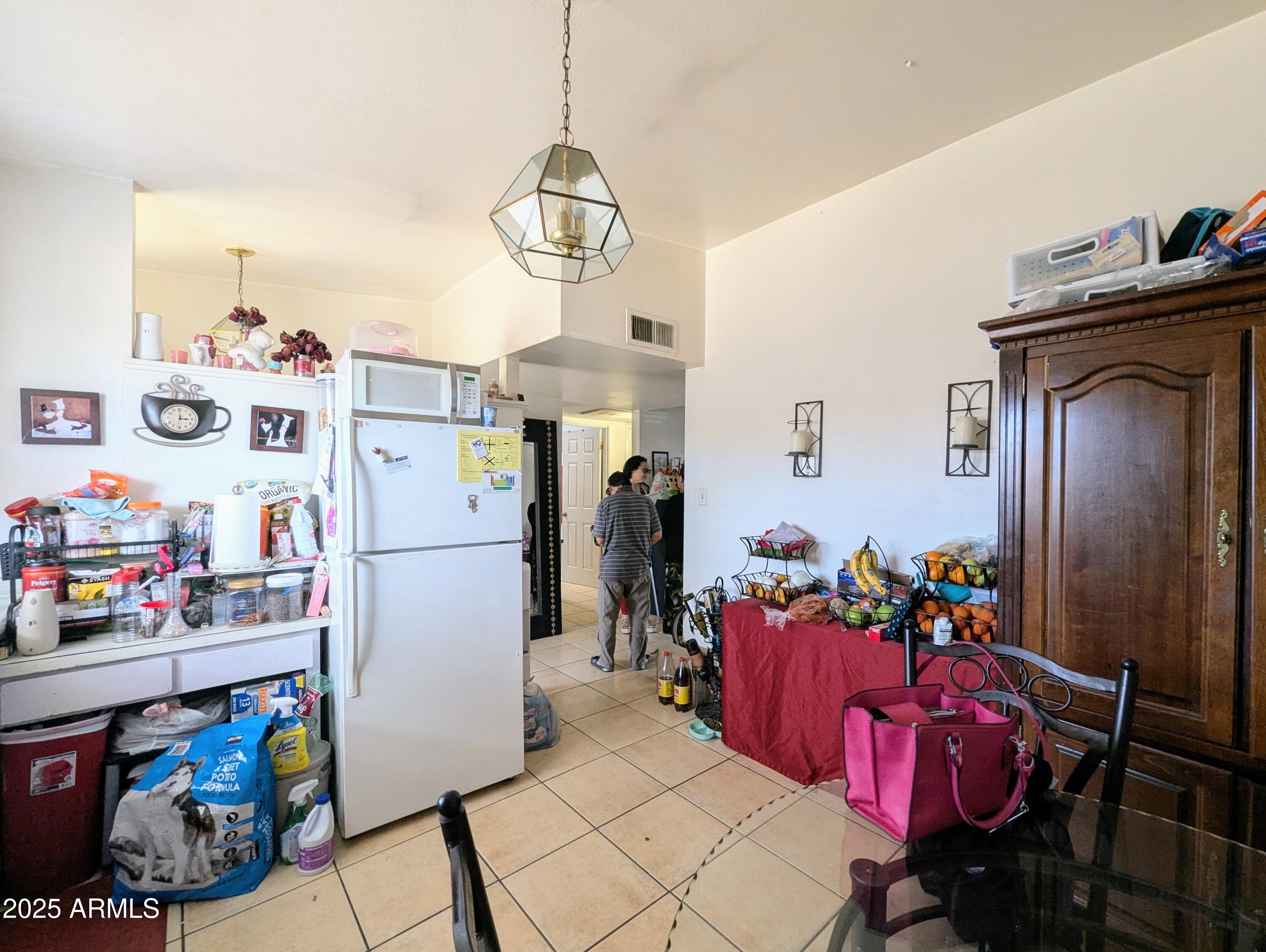 2210 W HEATHERBRAE Drive