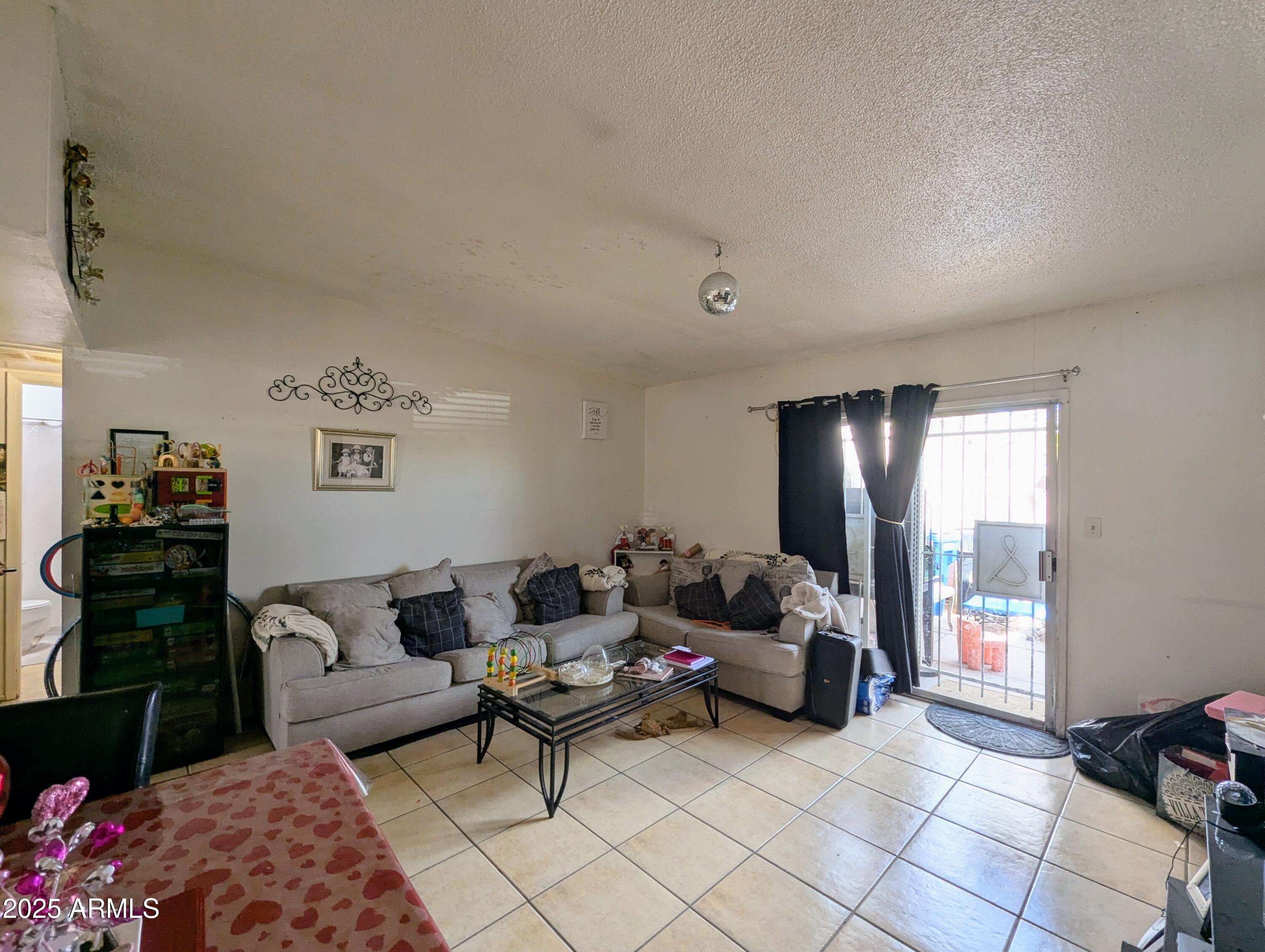 2210 W HEATHERBRAE Drive