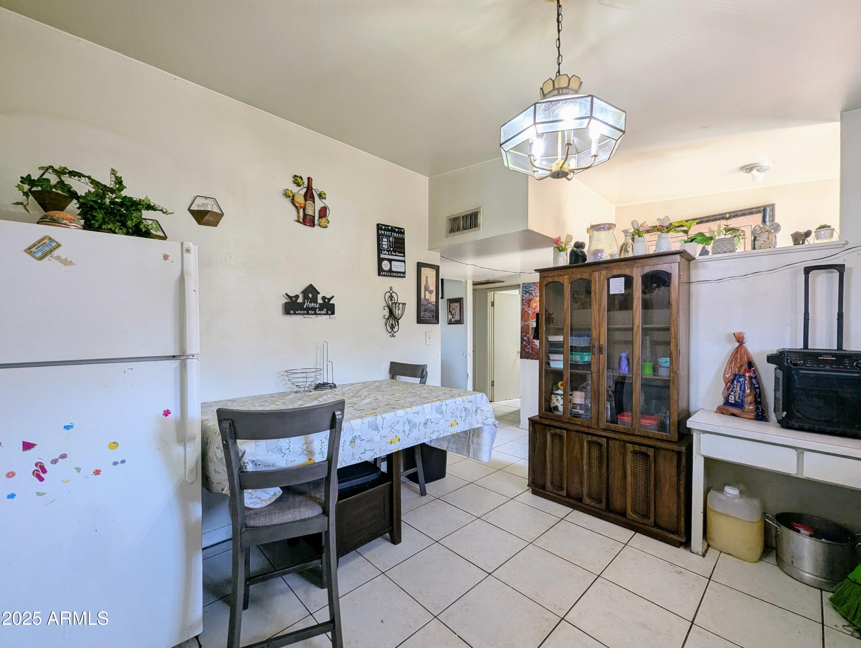 2210 W HEATHERBRAE Drive