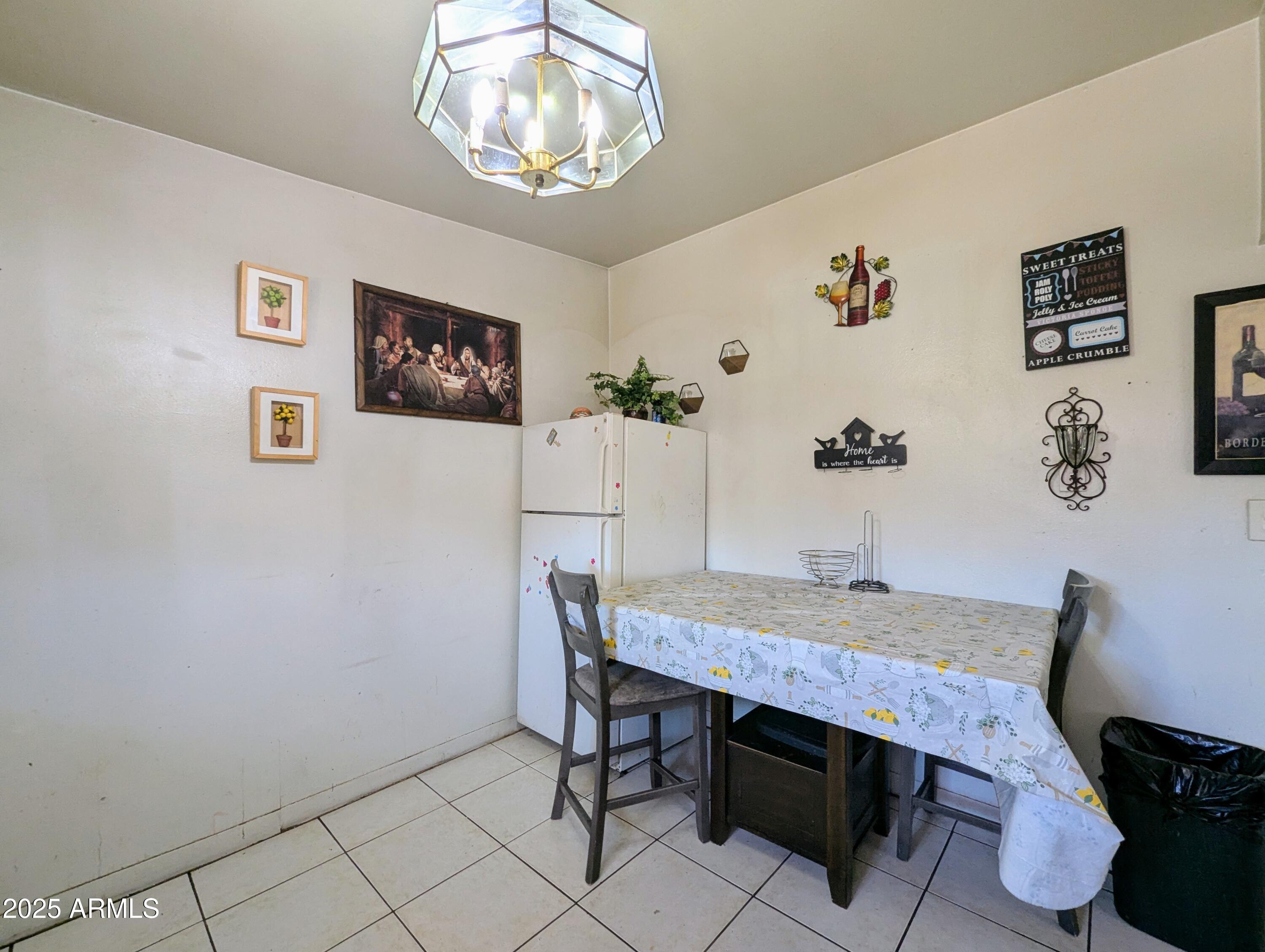 2210 W HEATHERBRAE Drive