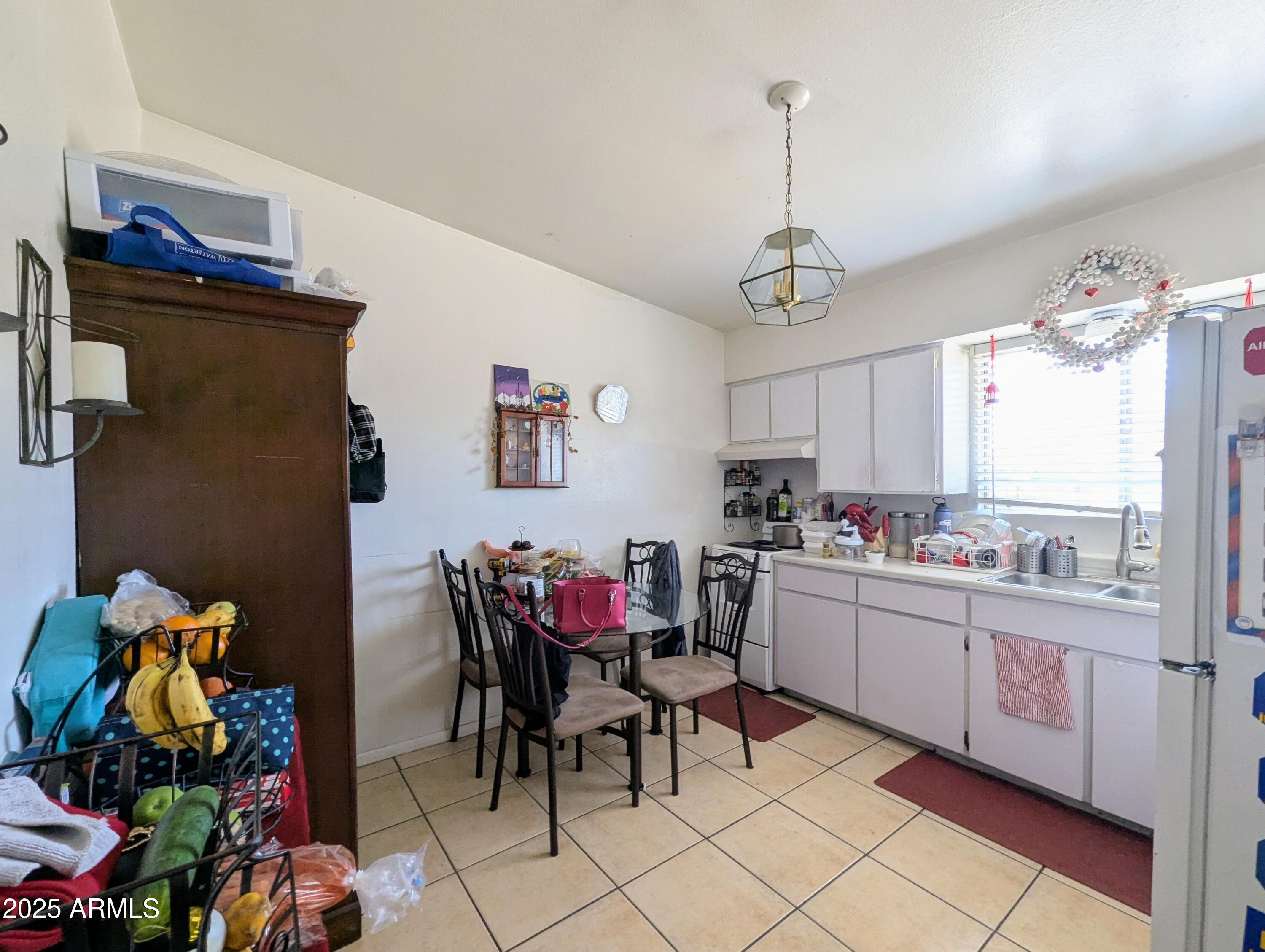 2210 W HEATHERBRAE Drive