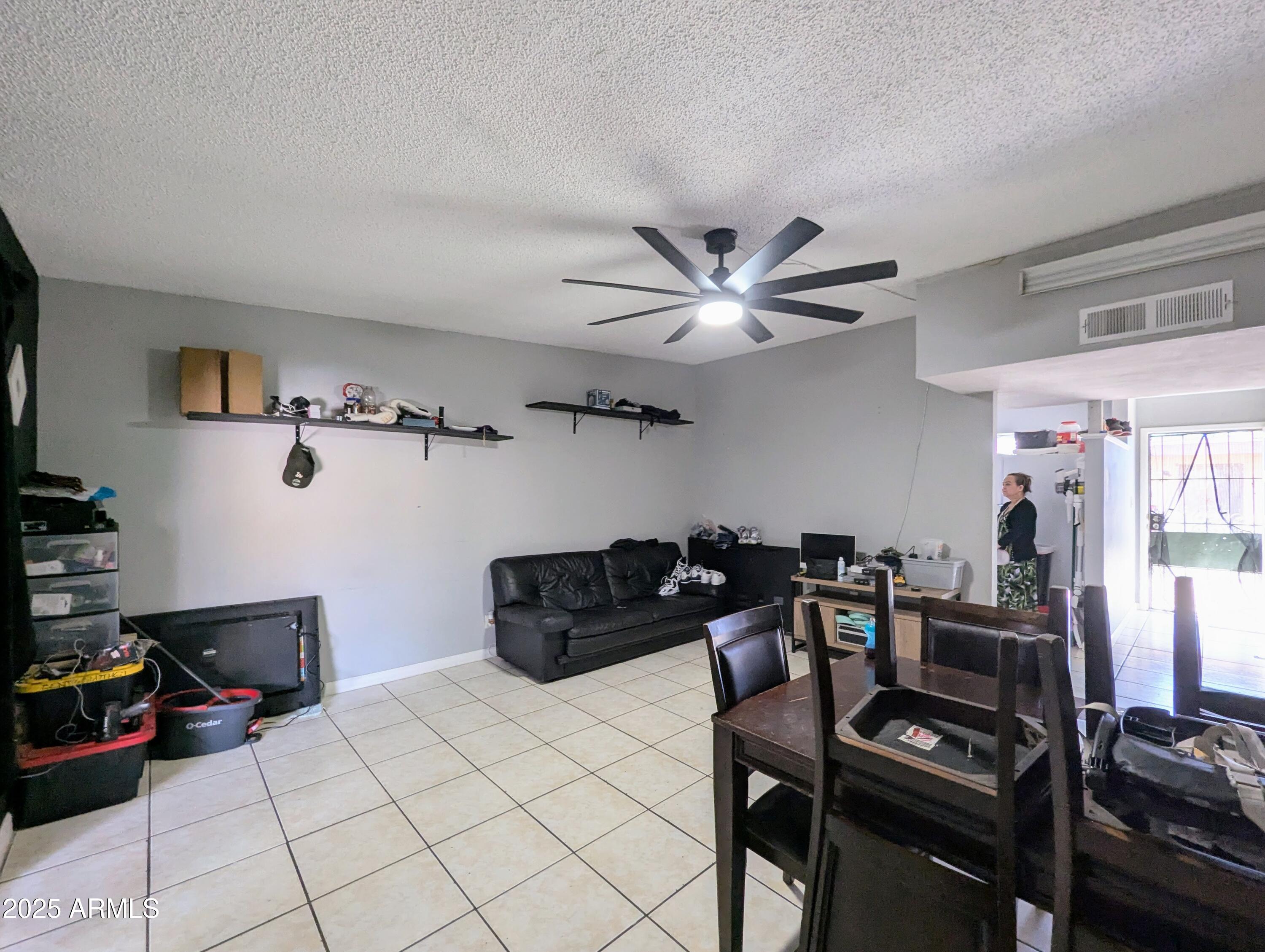 2210 W HEATHERBRAE Drive