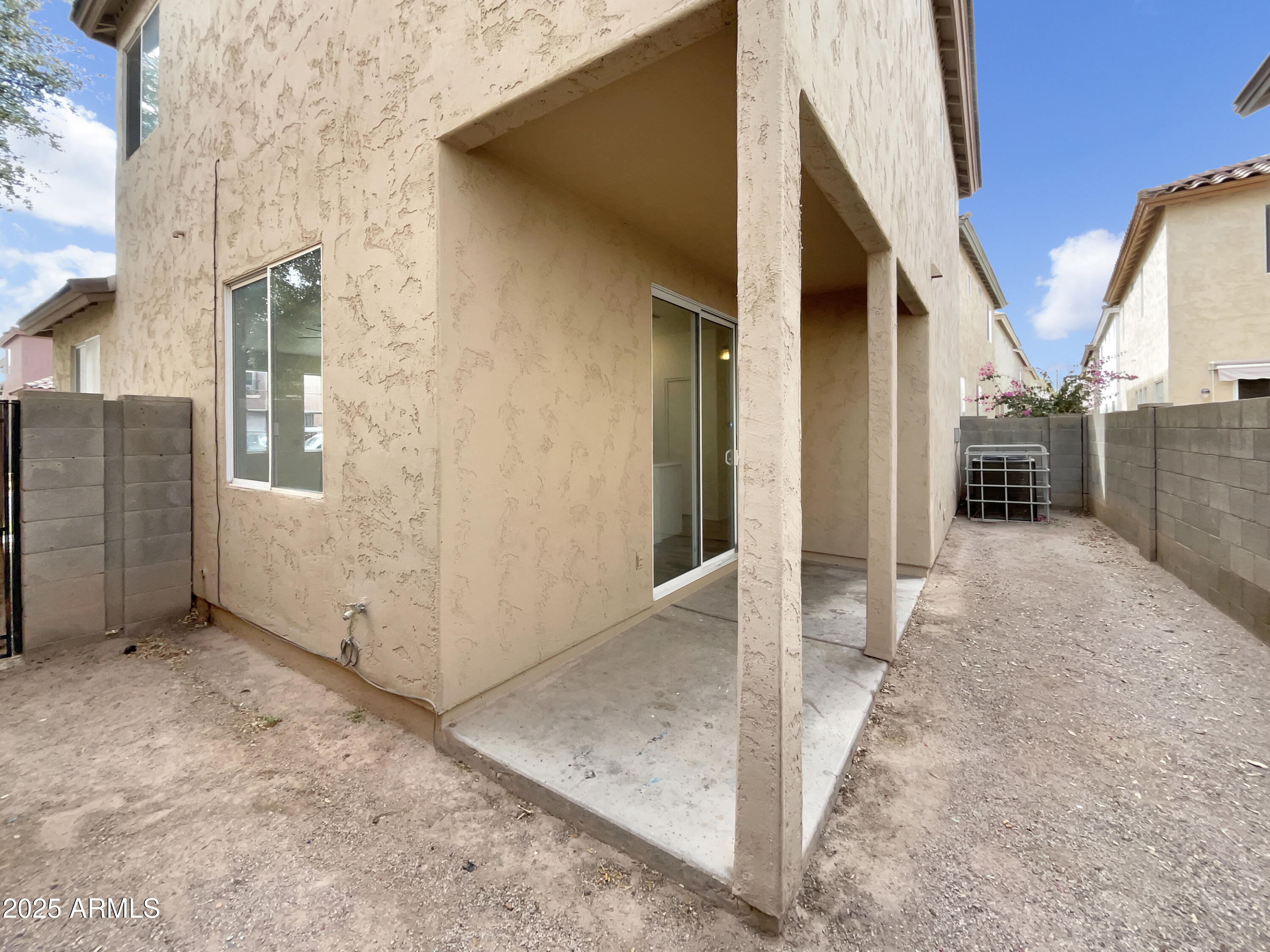 1420 E SONRISAS Street