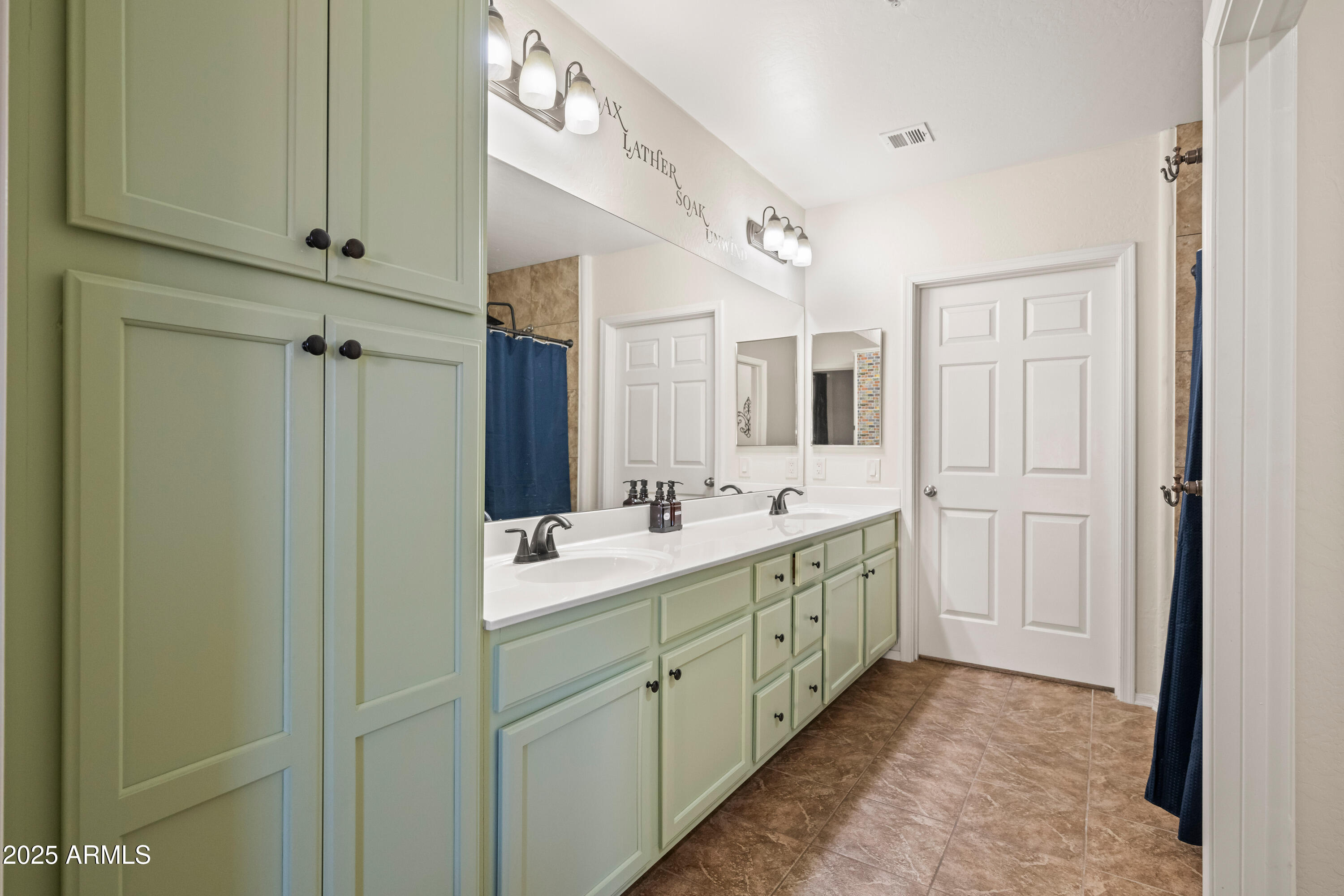 14575 W MOUNTAIN VIEW Boulevard, 11310