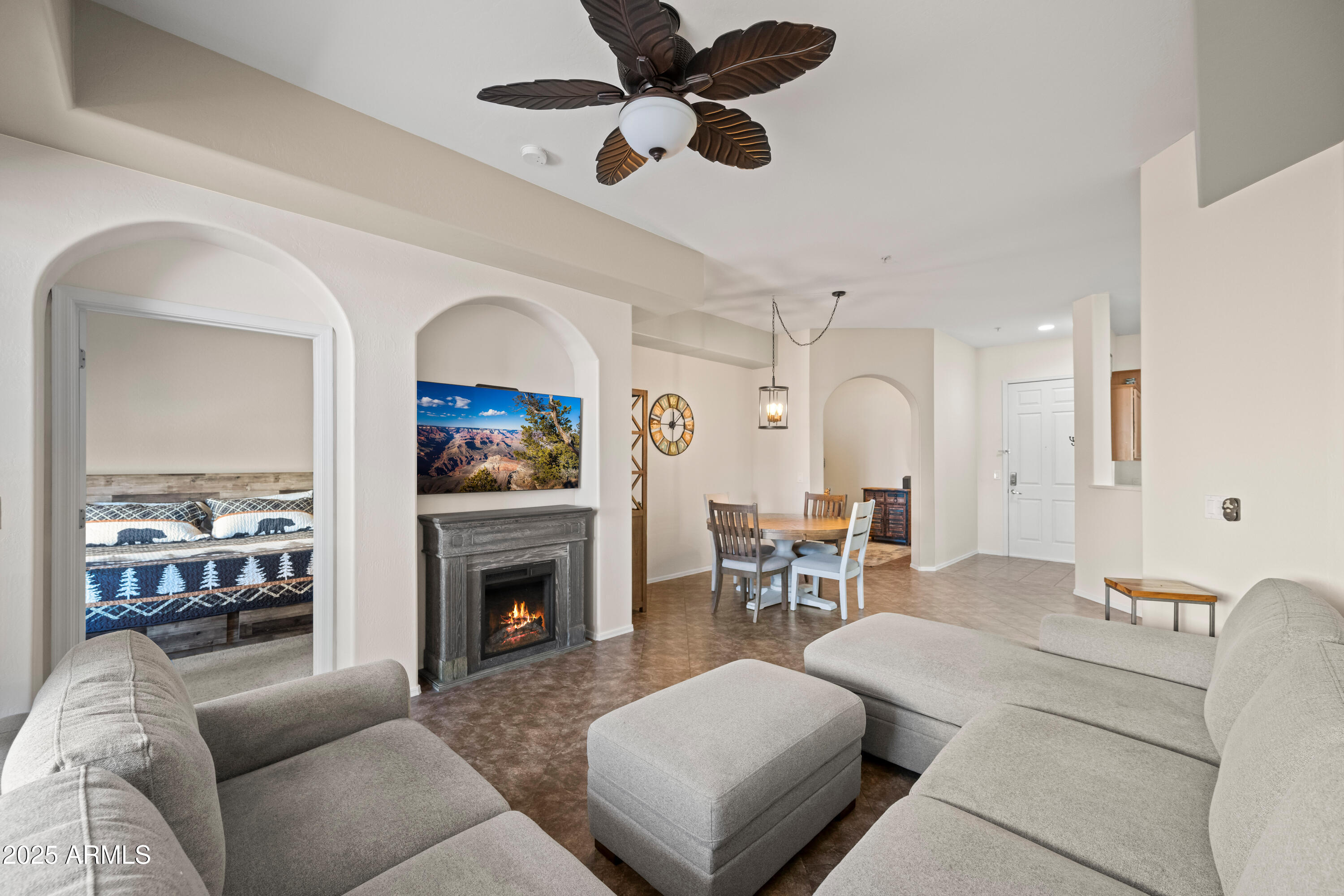 14575 W MOUNTAIN VIEW Boulevard, 11310