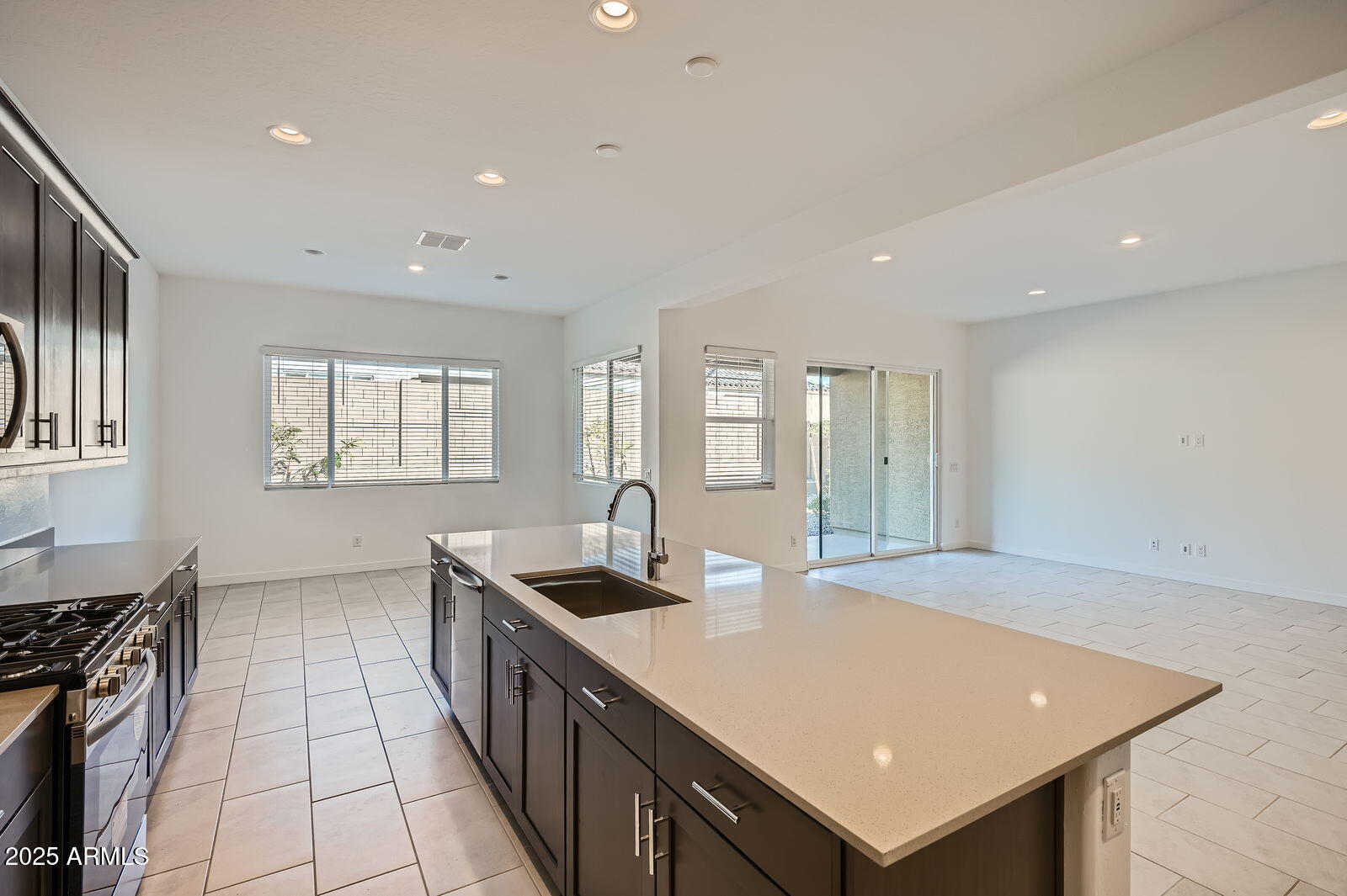3252 W PEAK VIEW Road