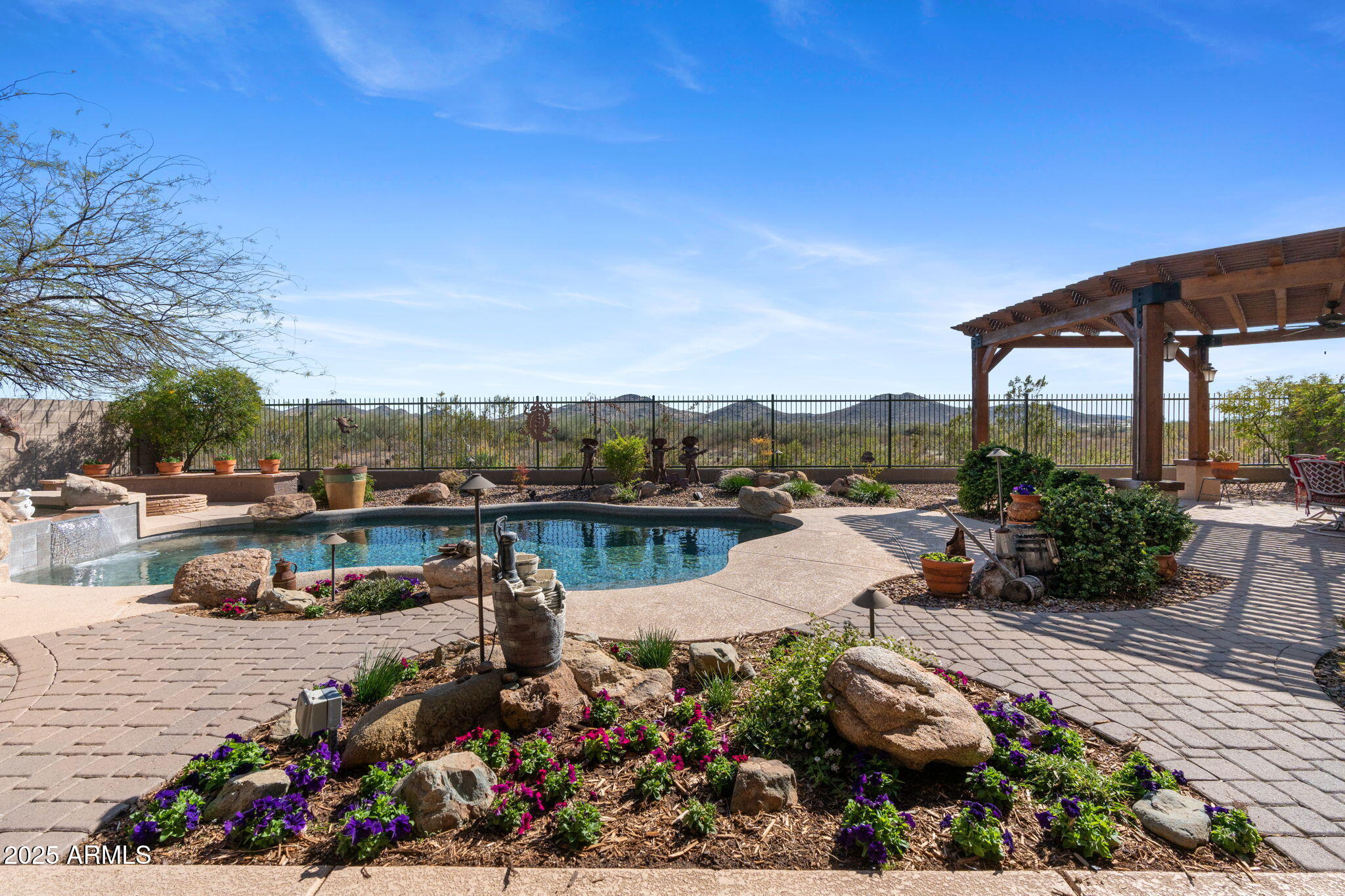2927 W OWENS Way