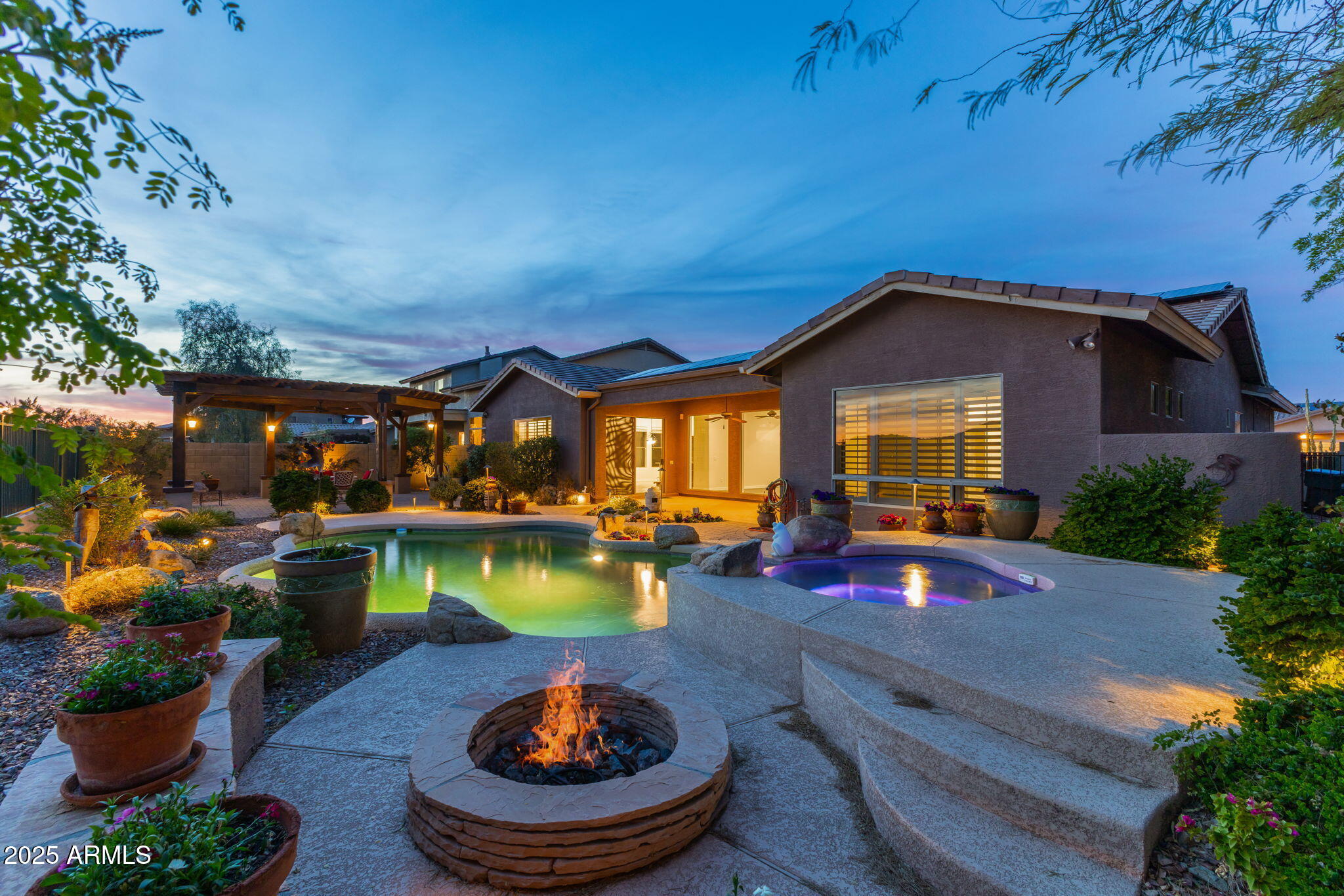 2927 W OWENS Way