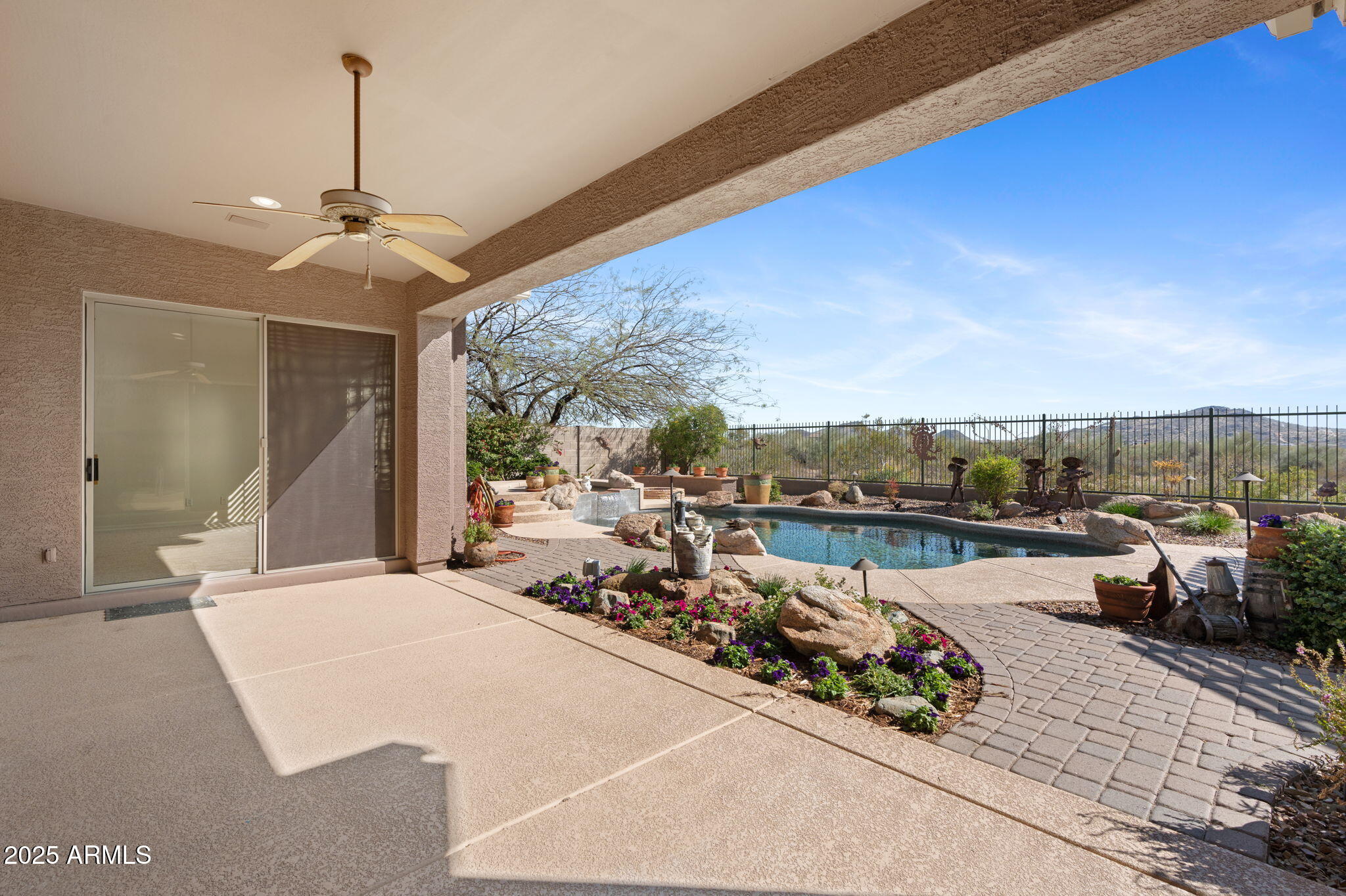 2927 W OWENS Way