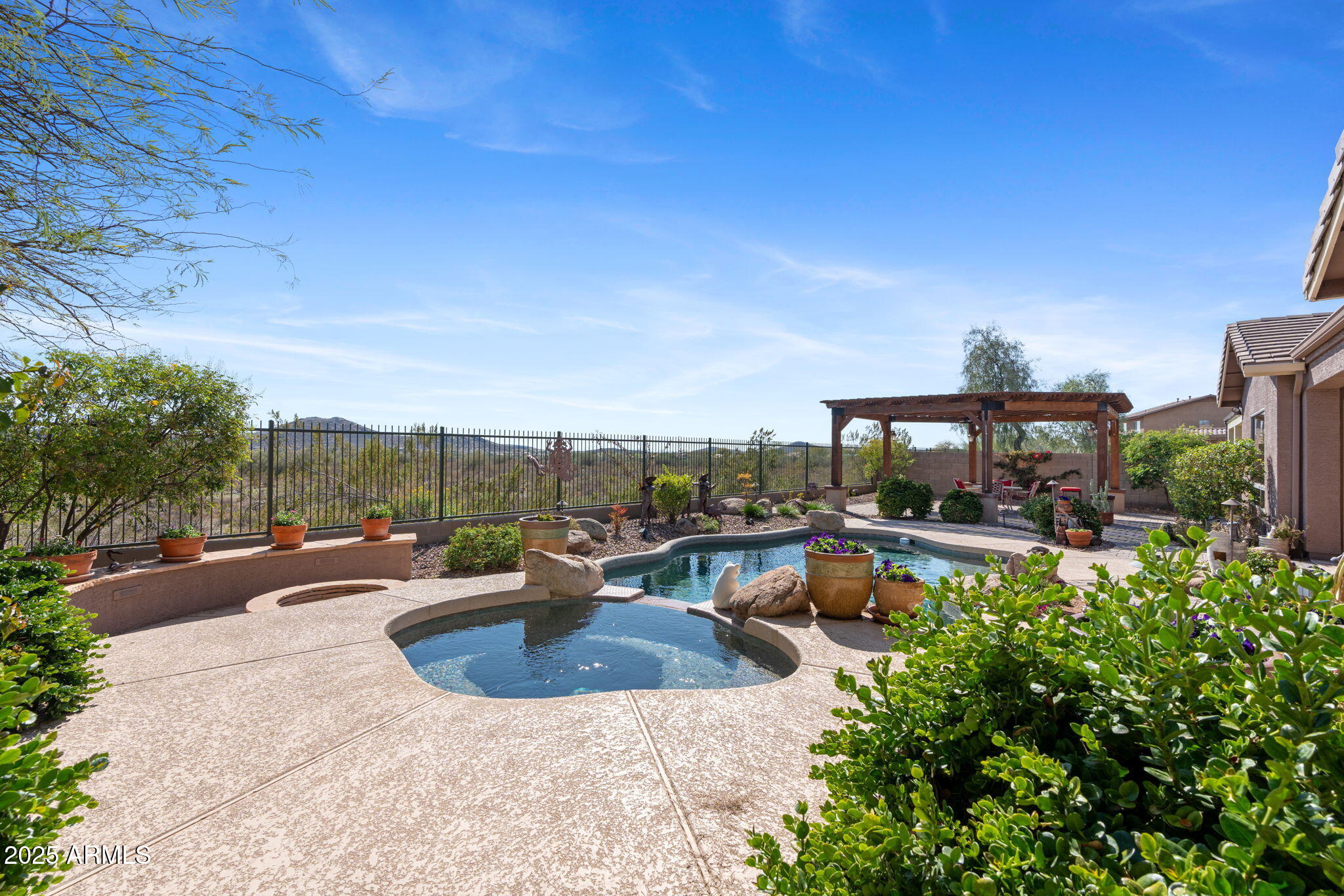2927 W OWENS Way