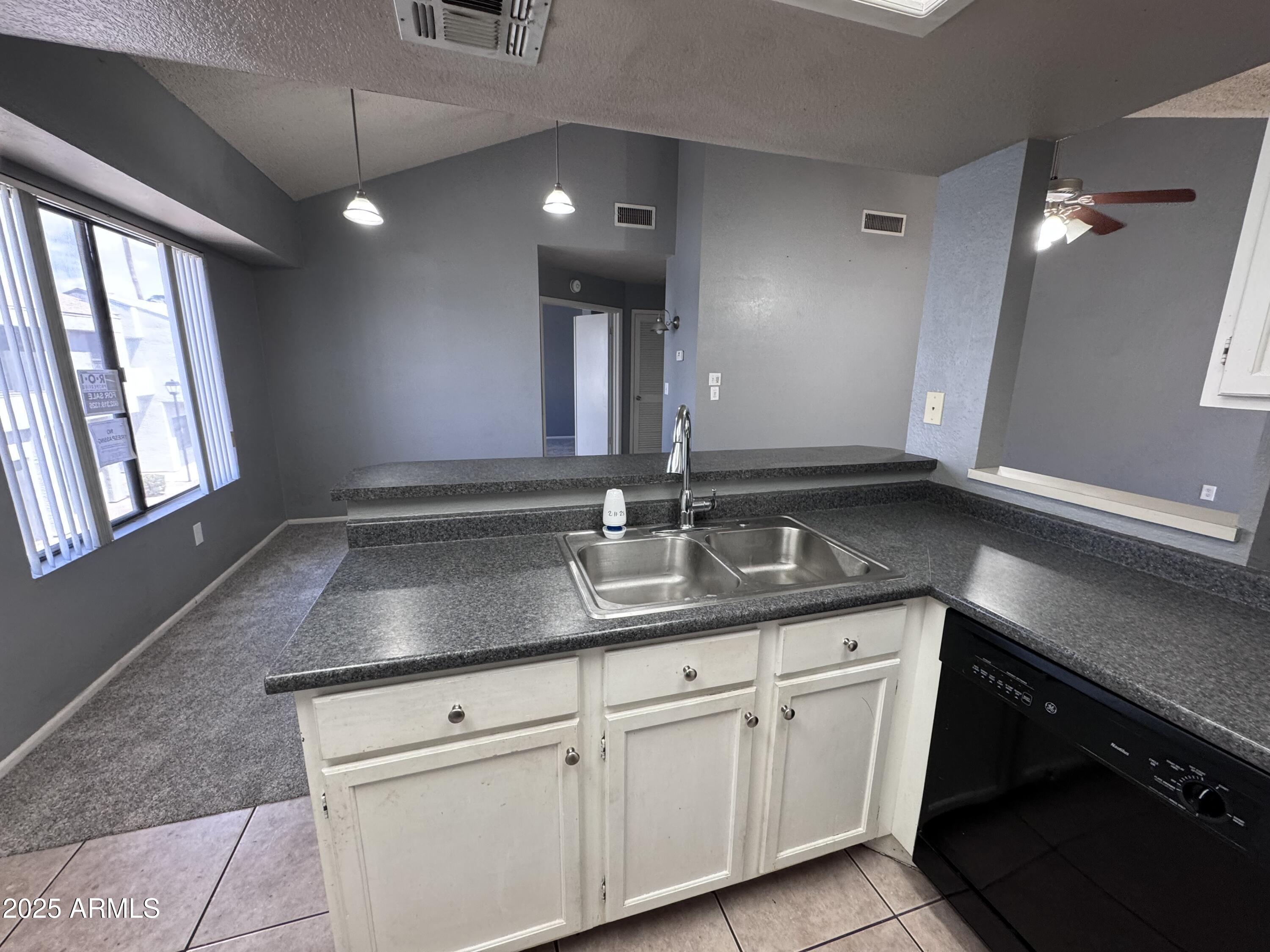 9209 N 59TH Avenue, 206