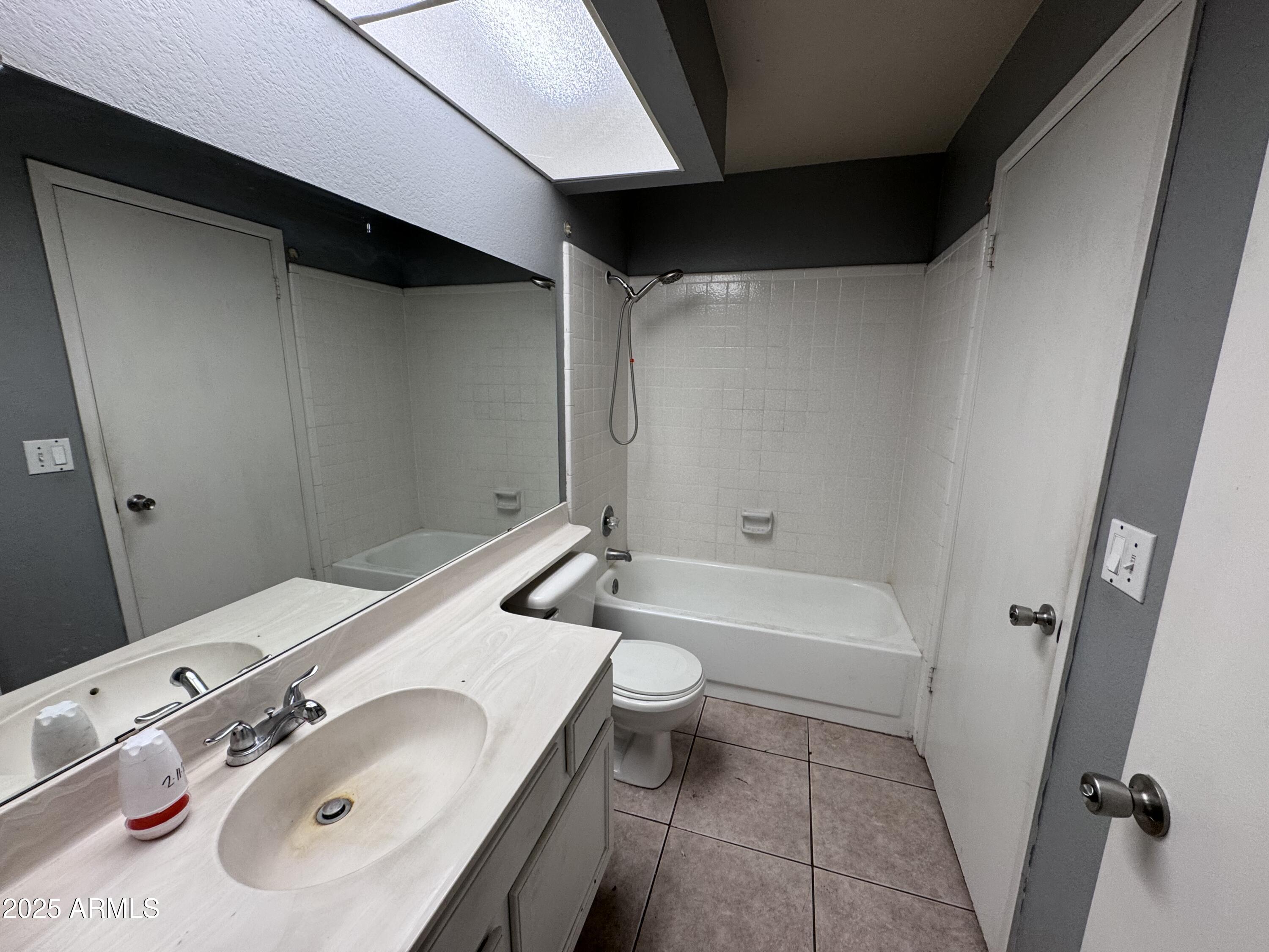 9209 N 59TH Avenue, 206