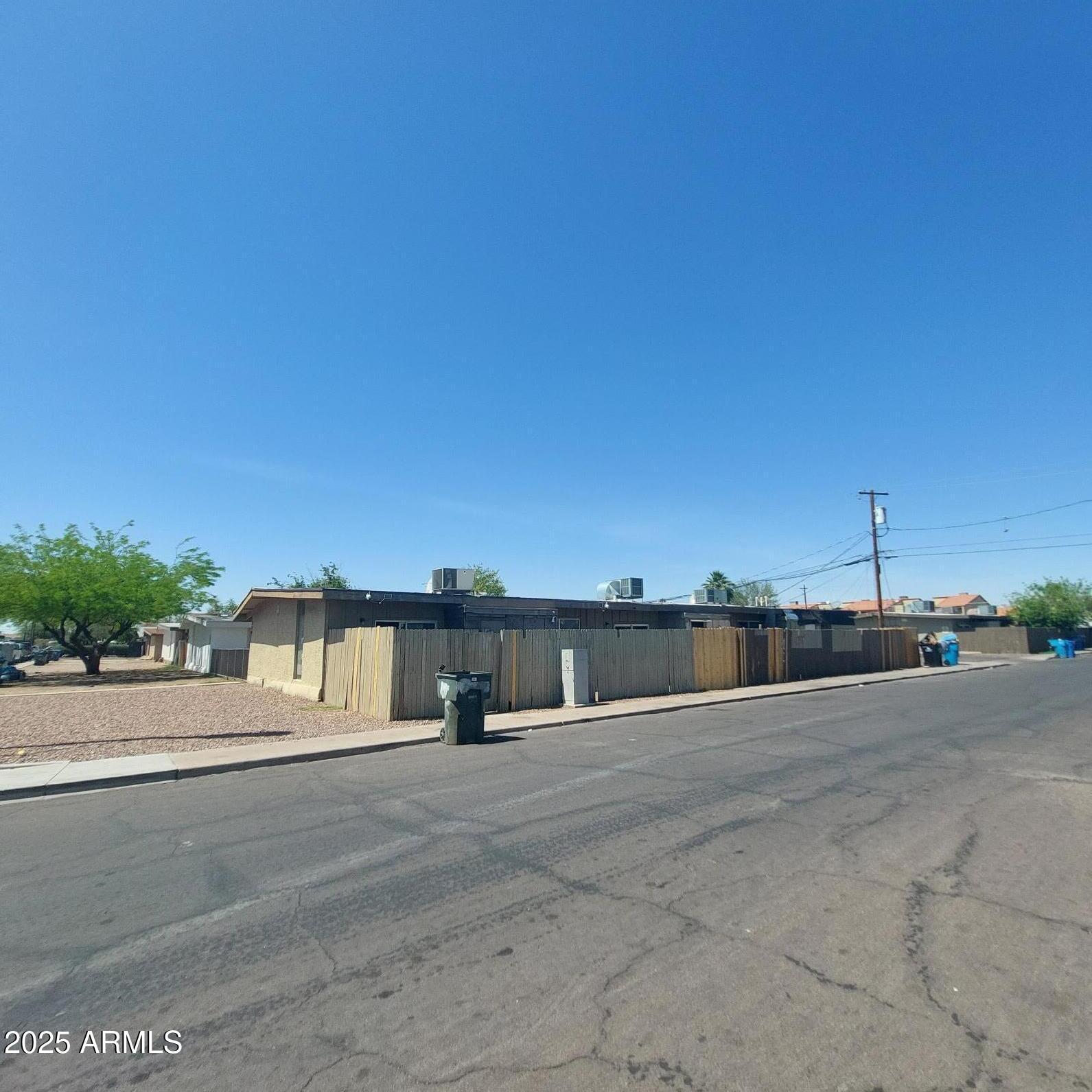 2202 W HEATHERBRAE Drive