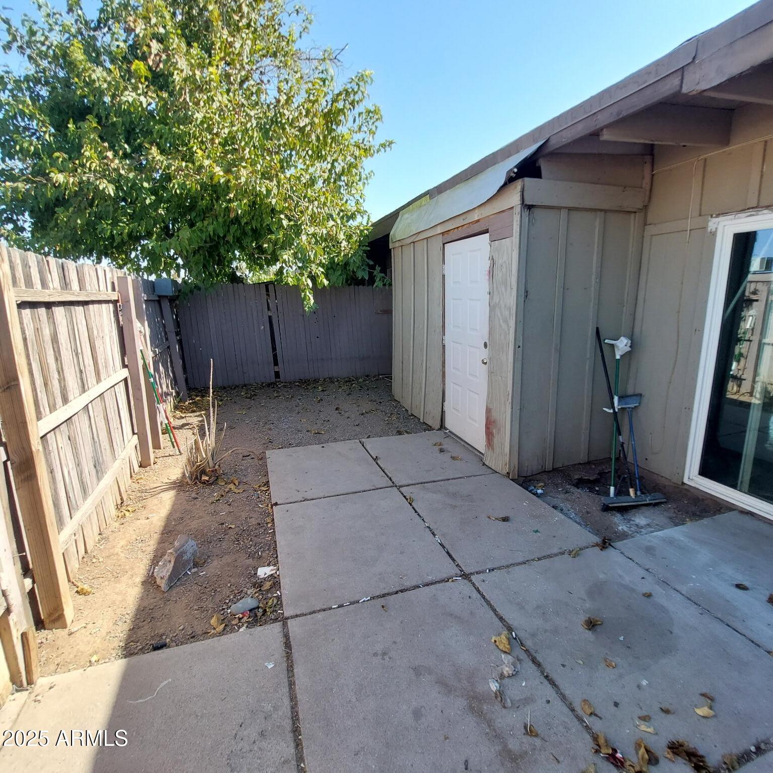 2202 W HEATHERBRAE Drive