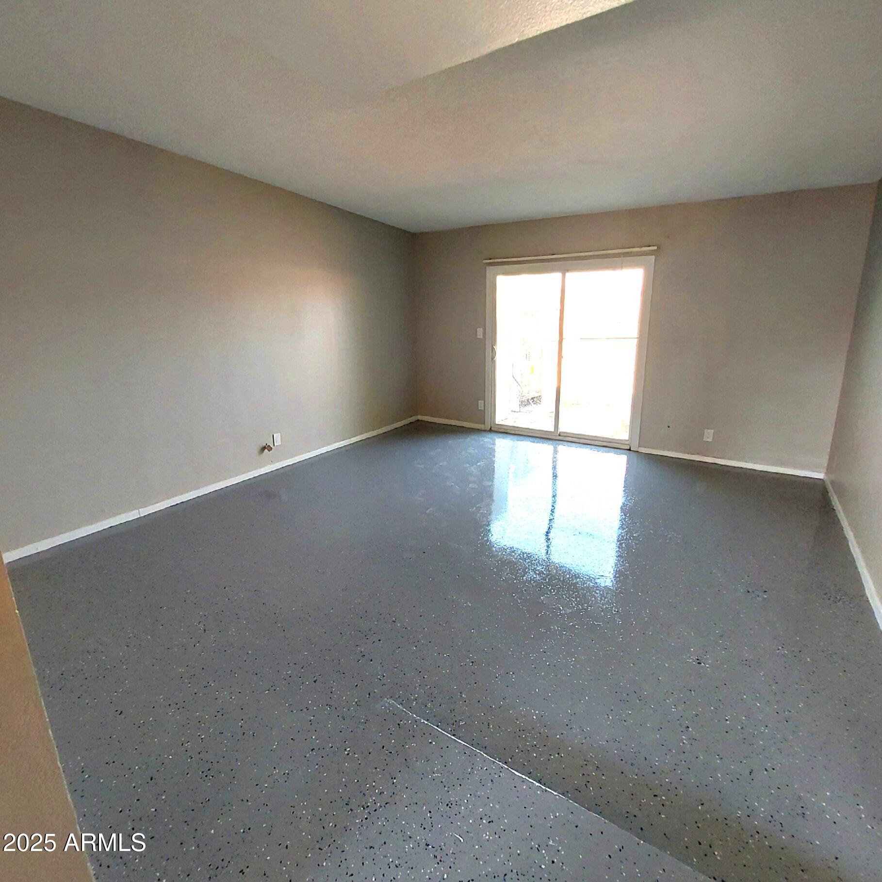 2202 W HEATHERBRAE Drive