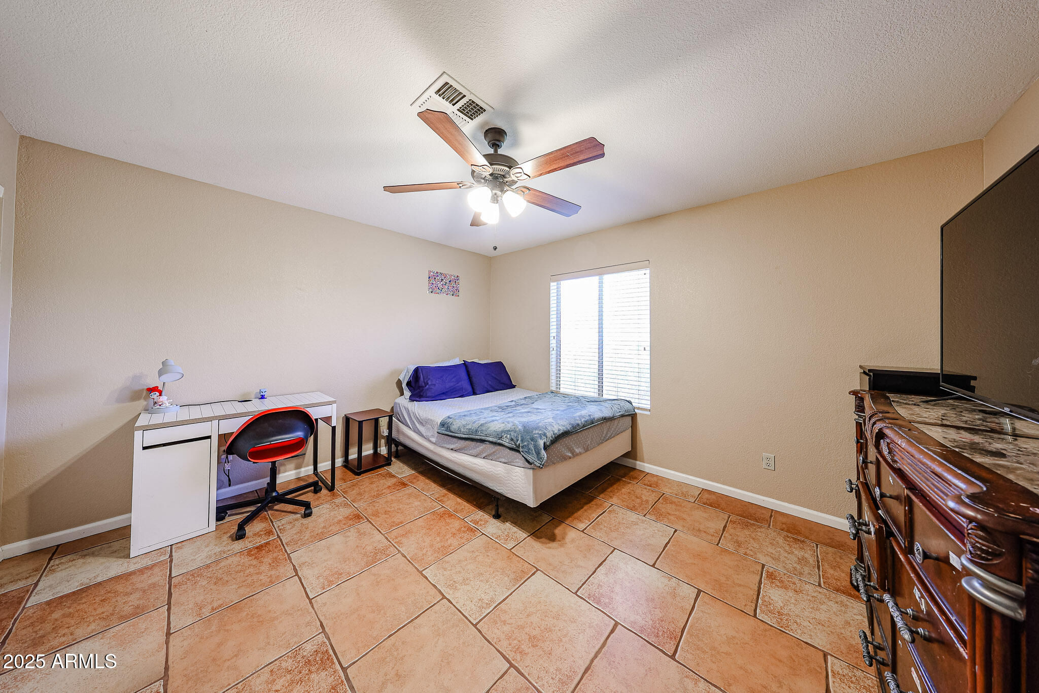 5521 W NORTHWOOD Drive