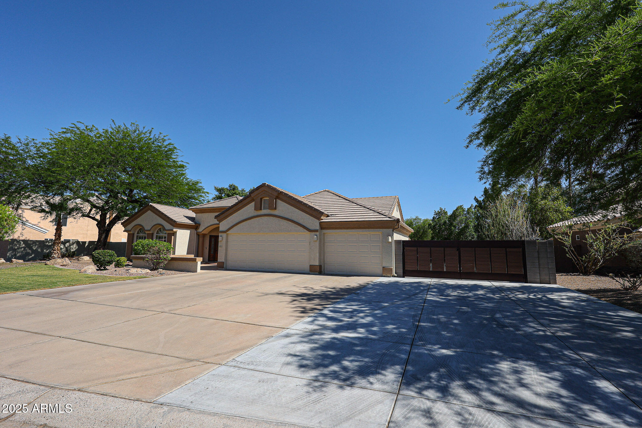 5521 W NORTHWOOD Drive