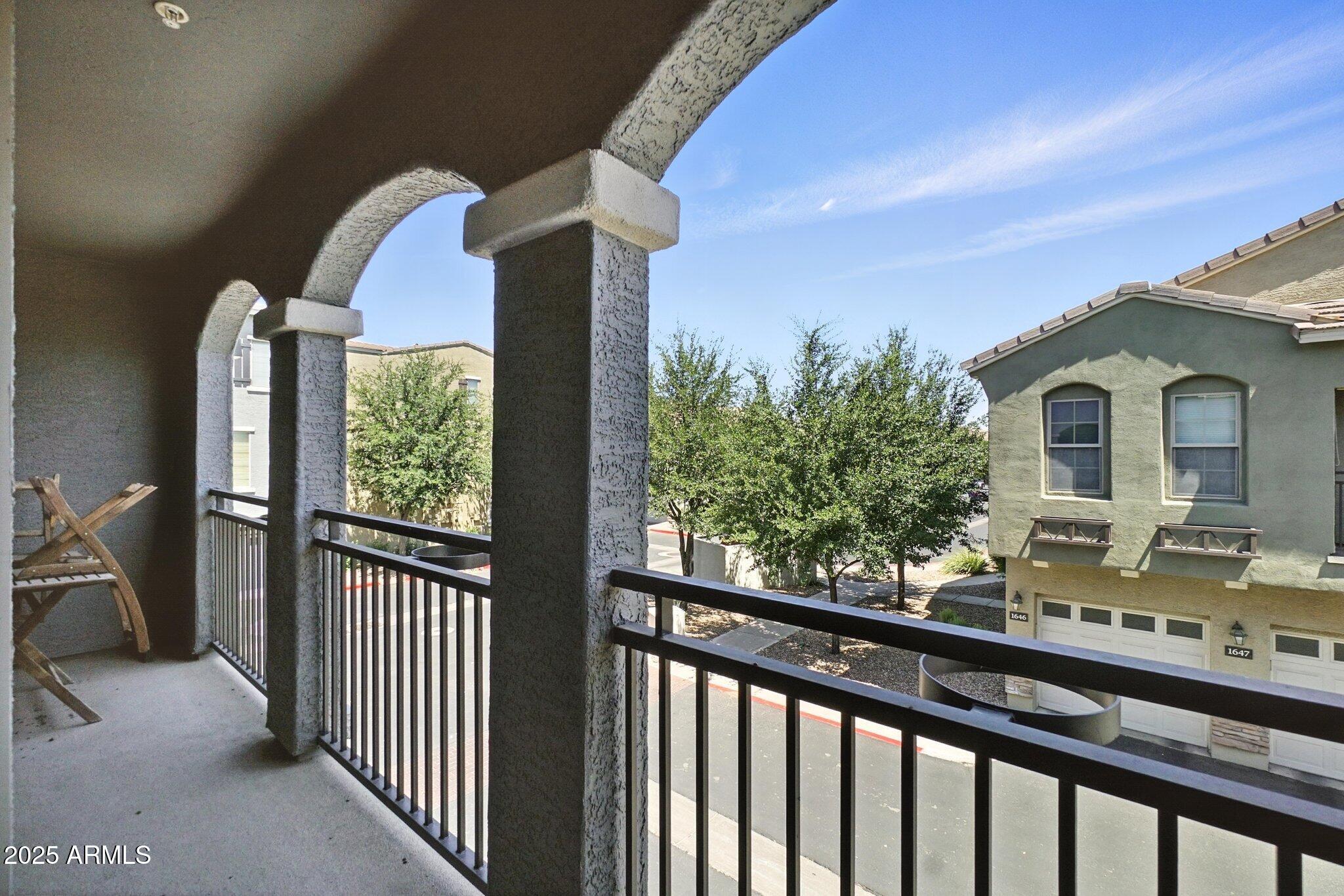 2402 E 5TH Street, 1649