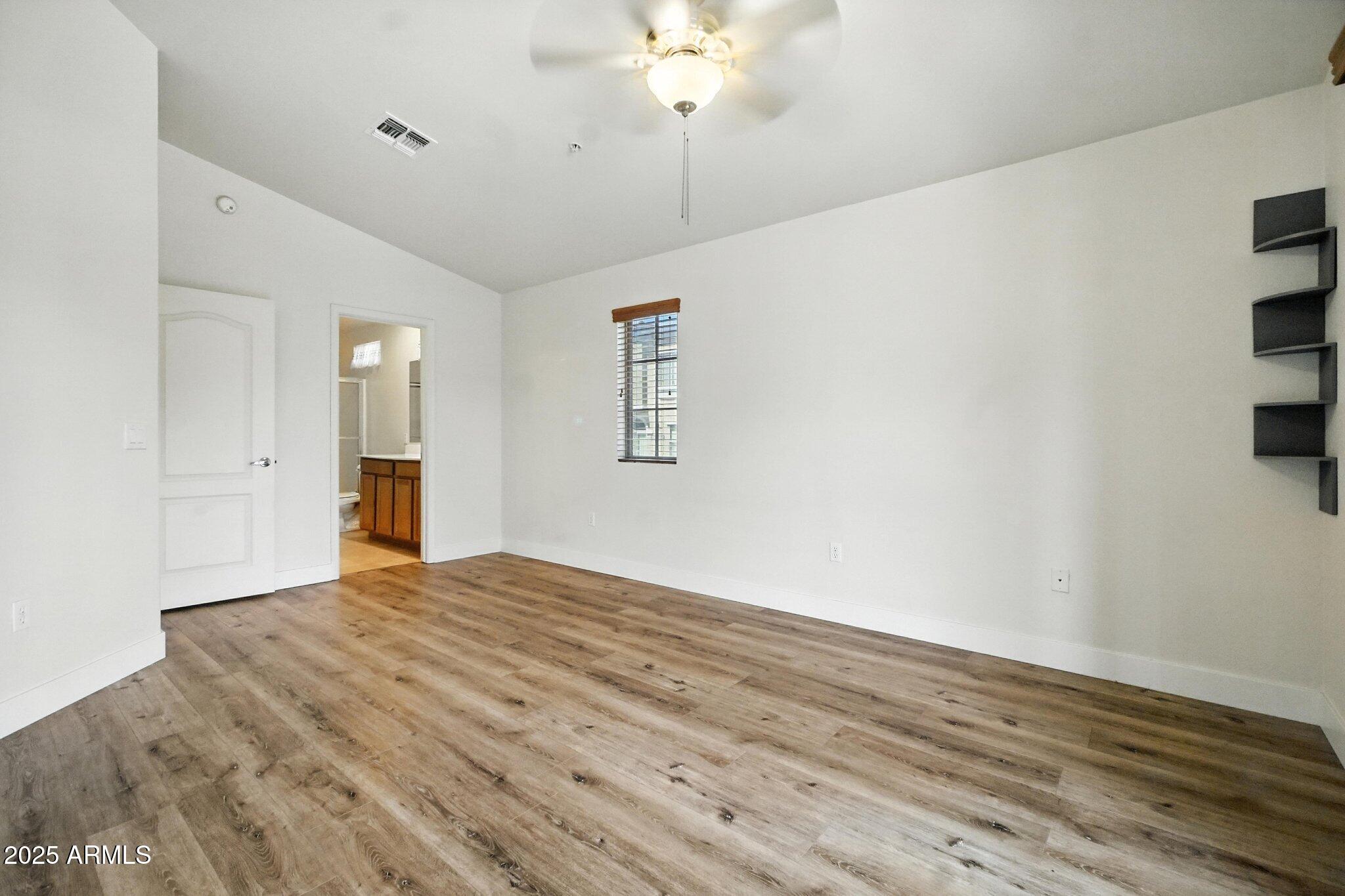 2402 E 5TH Street, 1649