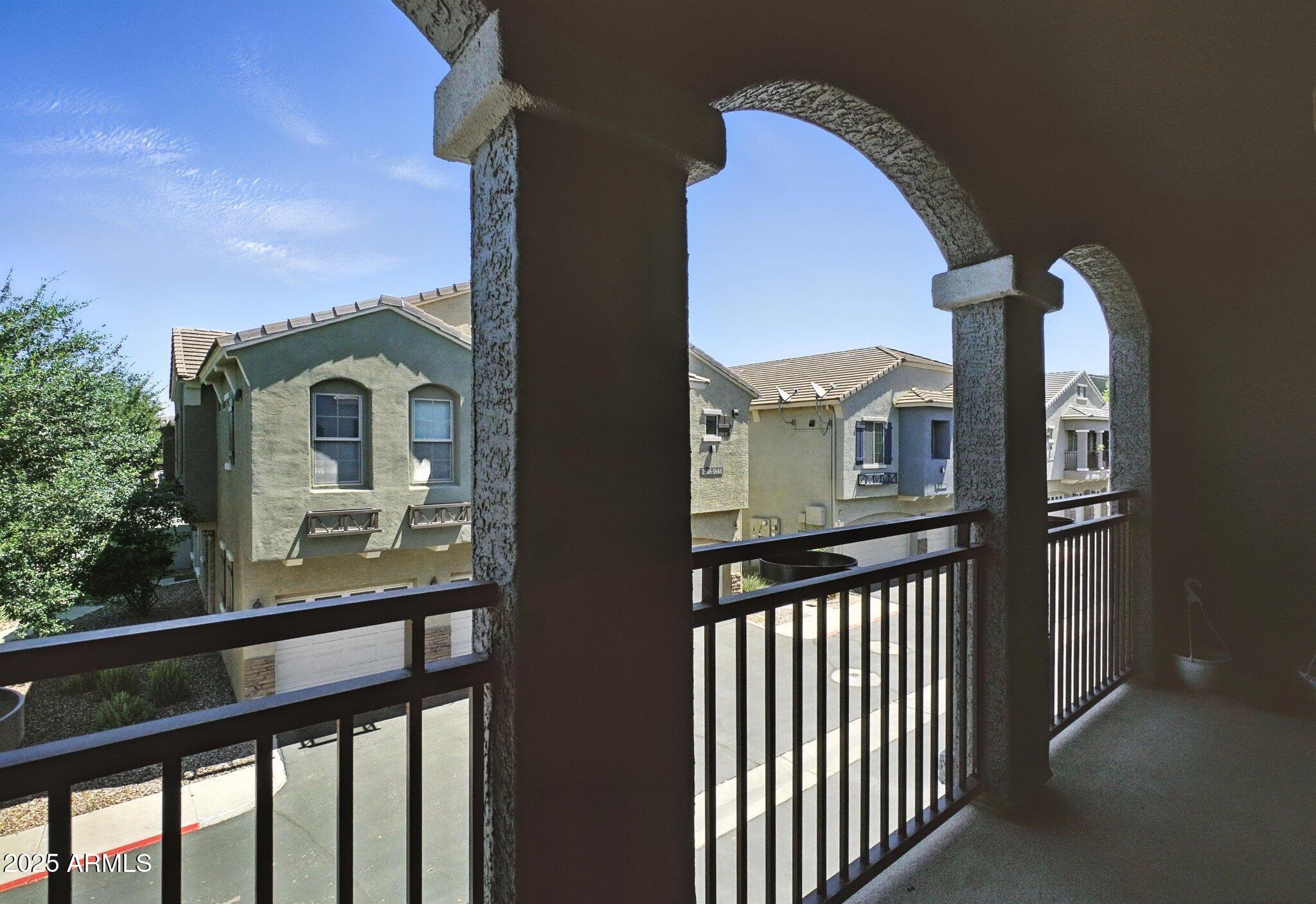 2402 E 5TH Street, 1649