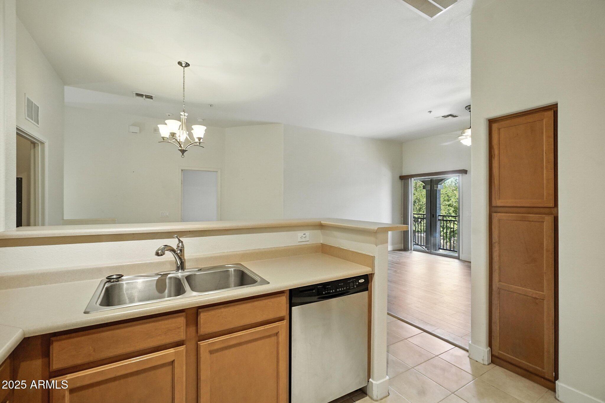 2402 E 5TH Street, 1649