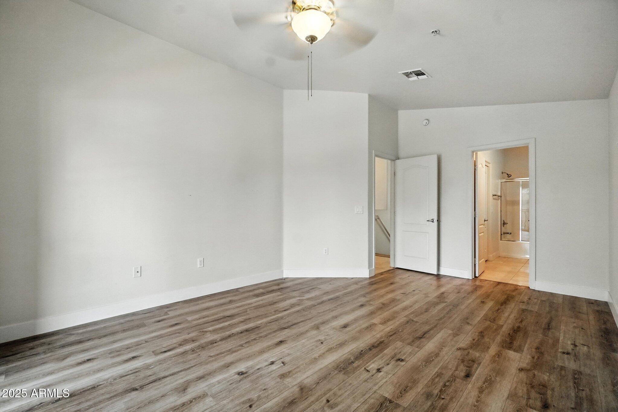 2402 E 5TH Street, 1649