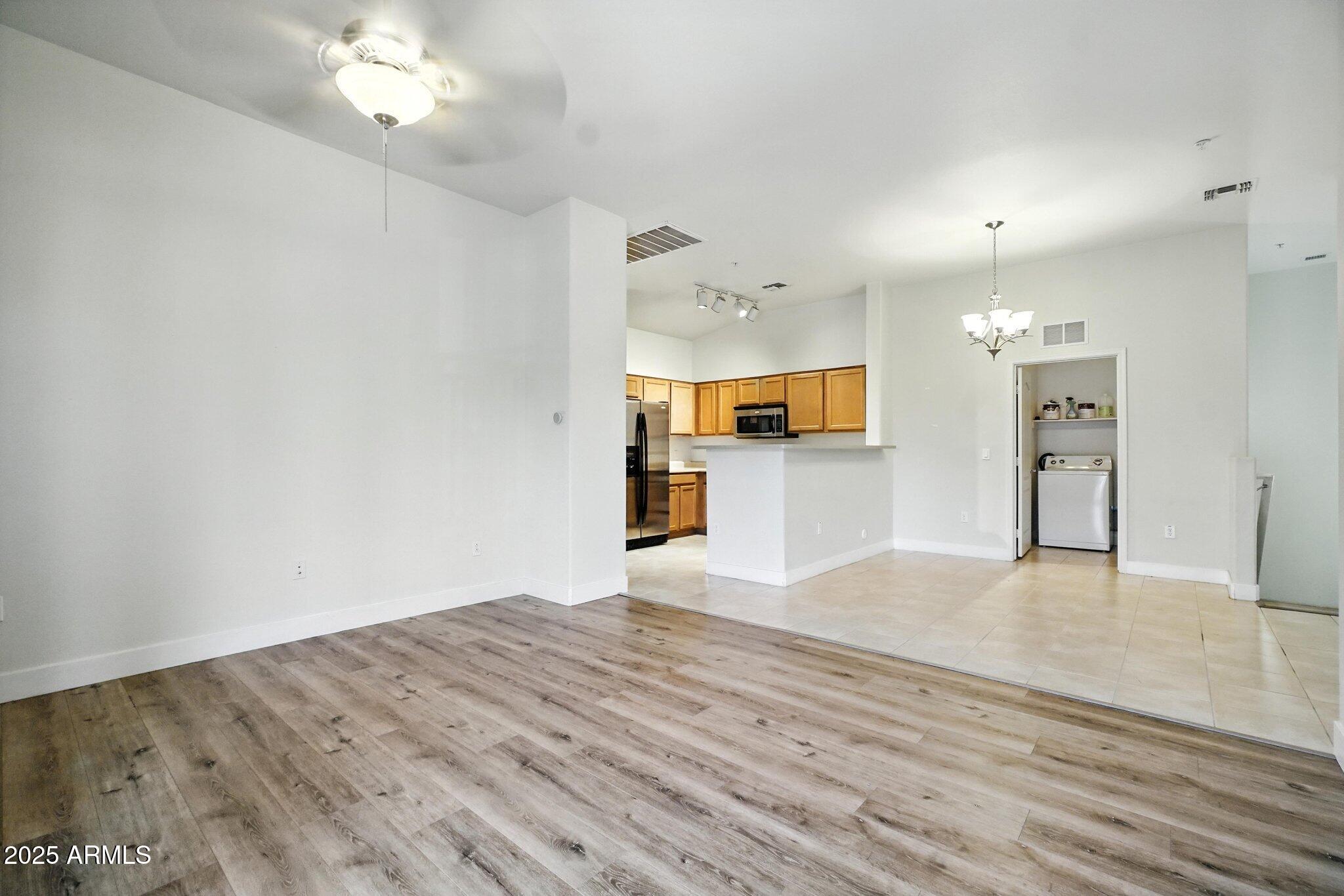 2402 E 5TH Street, 1649