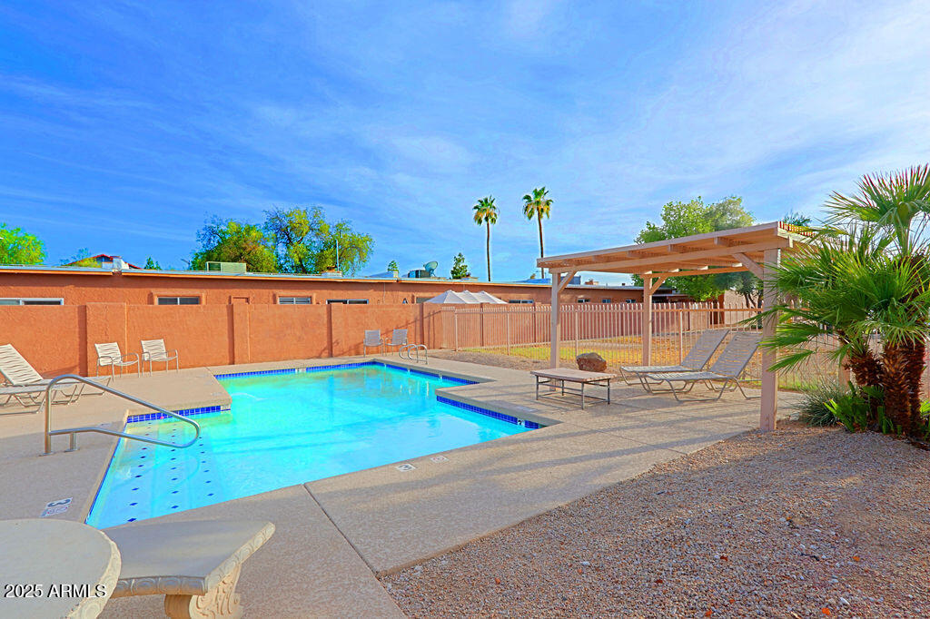 15601 N 27TH Street, 10